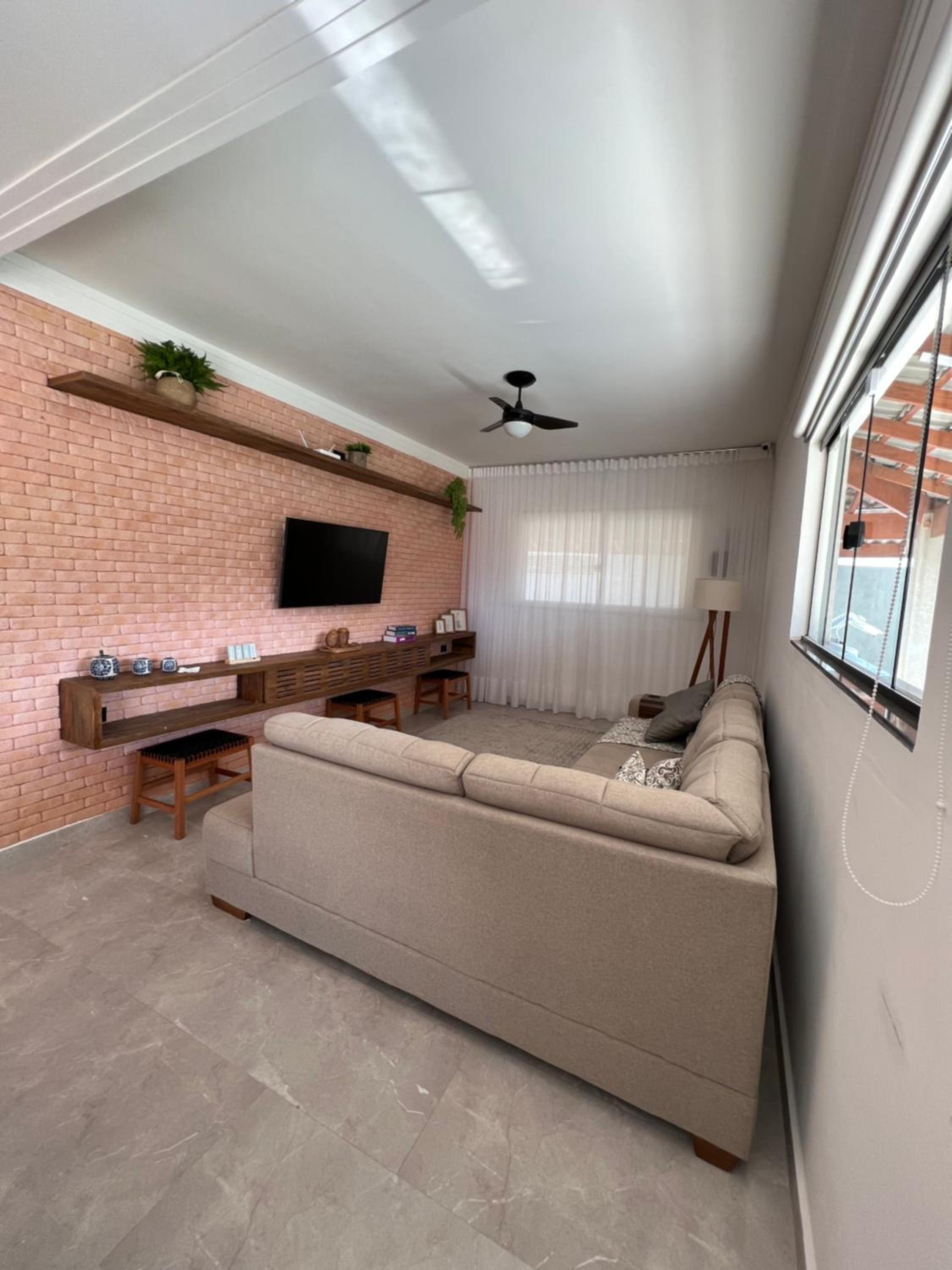 One-Bedroom House photo 1