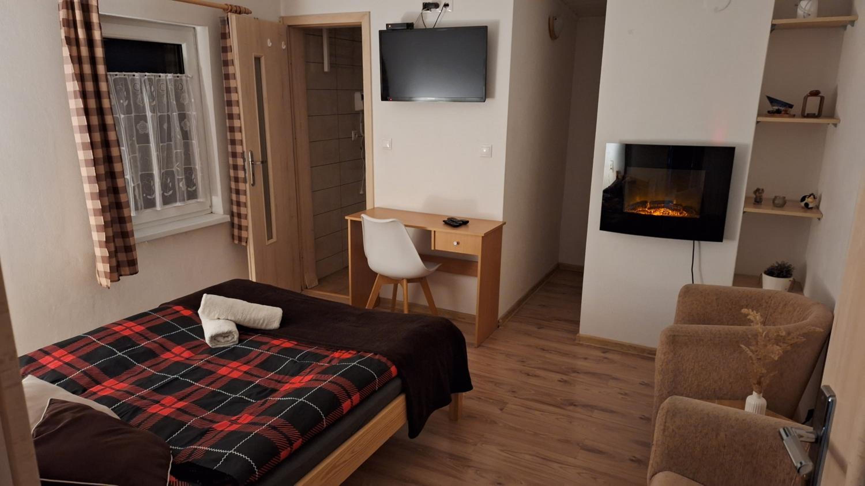 Double Room with Private Bathroom photo 2