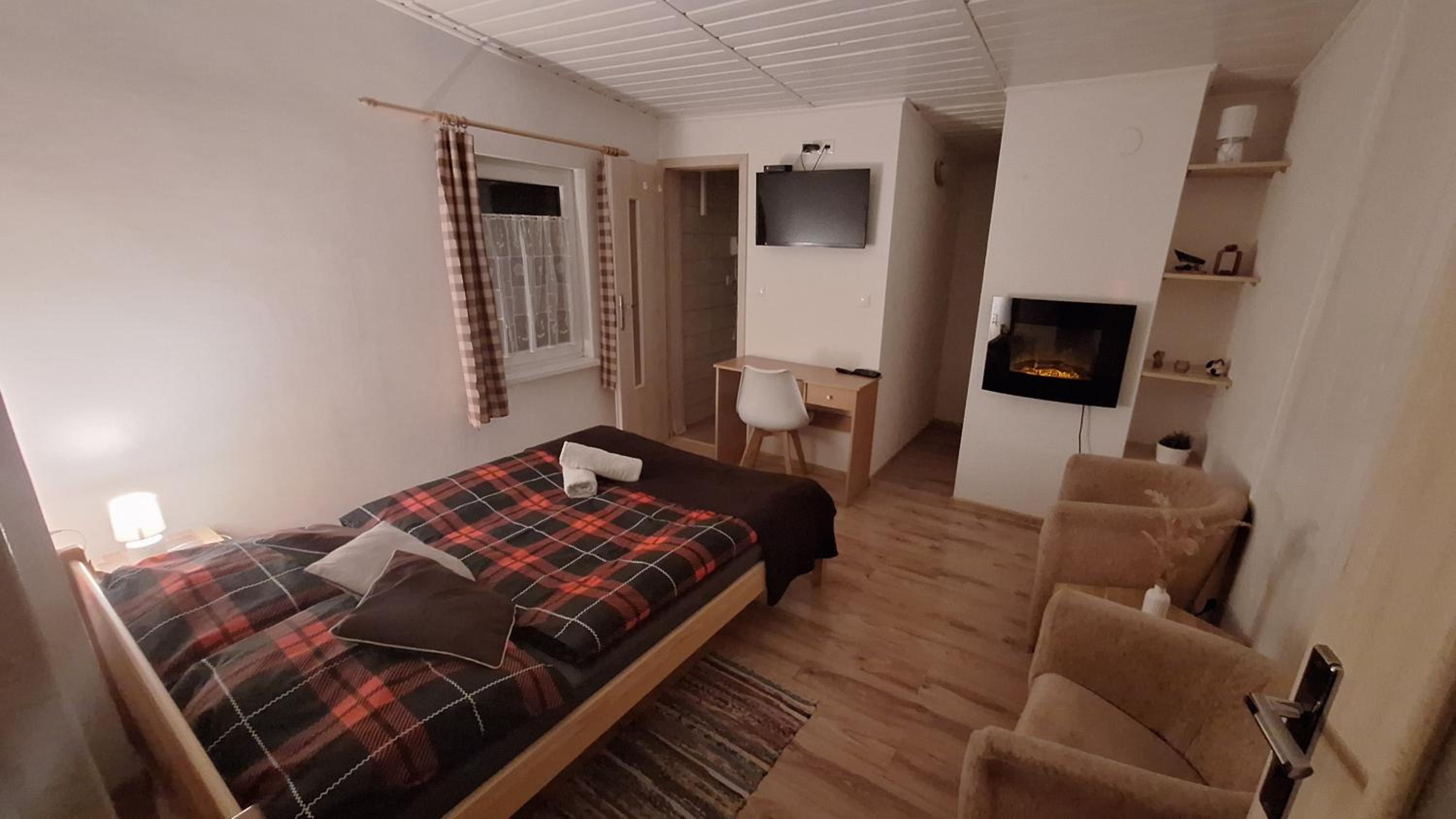 Double Room with Private Bathroom photo 3