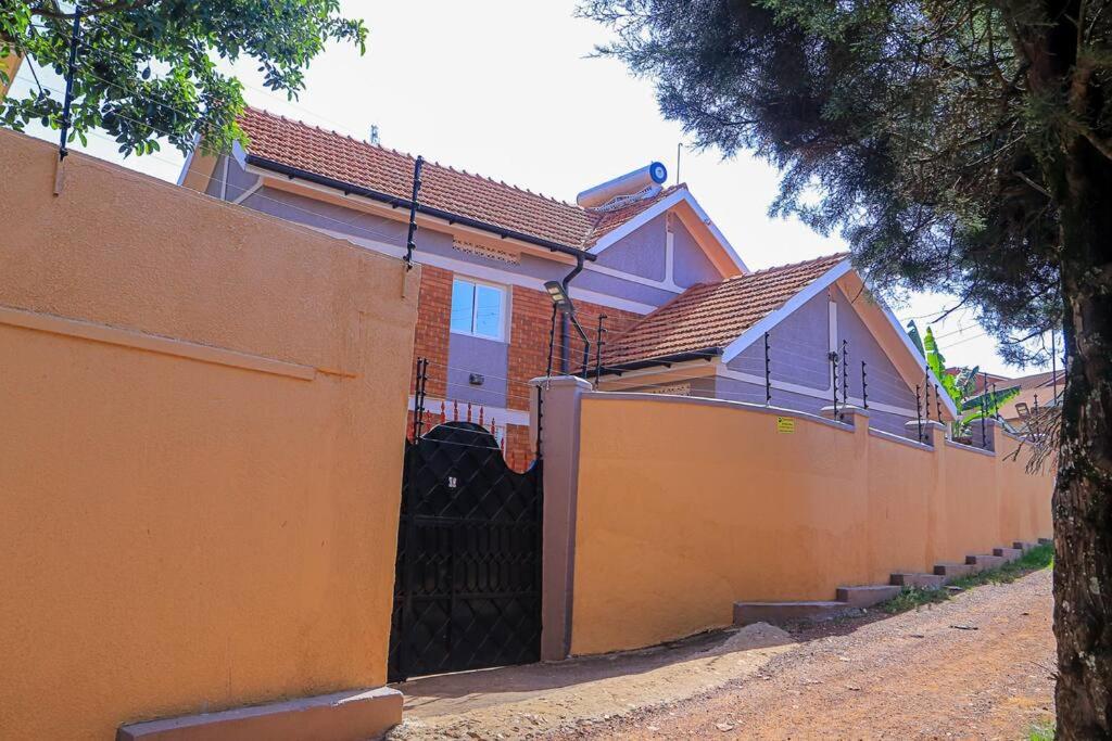 Two-Bedroom House photo 2