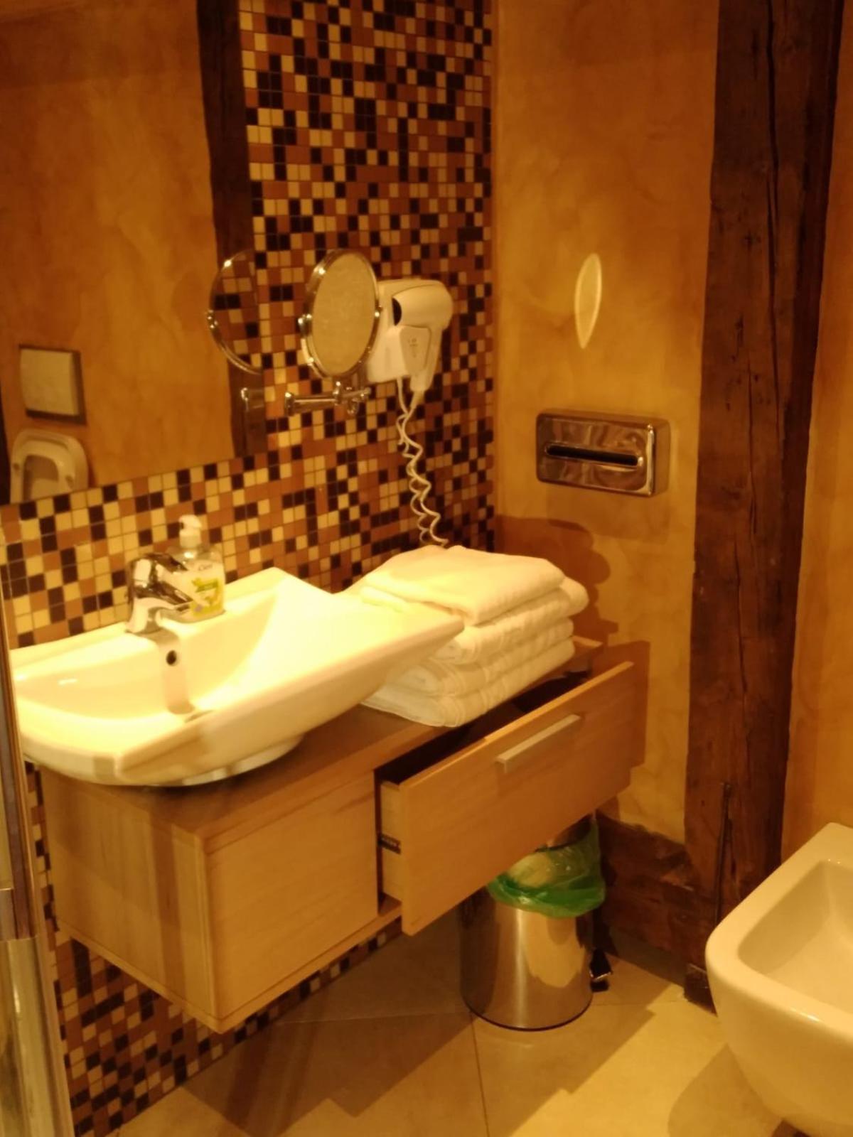 Triple Room With Shower photo 3