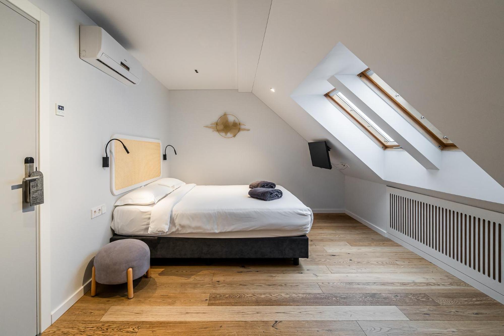 Small Double Room - Photo 5