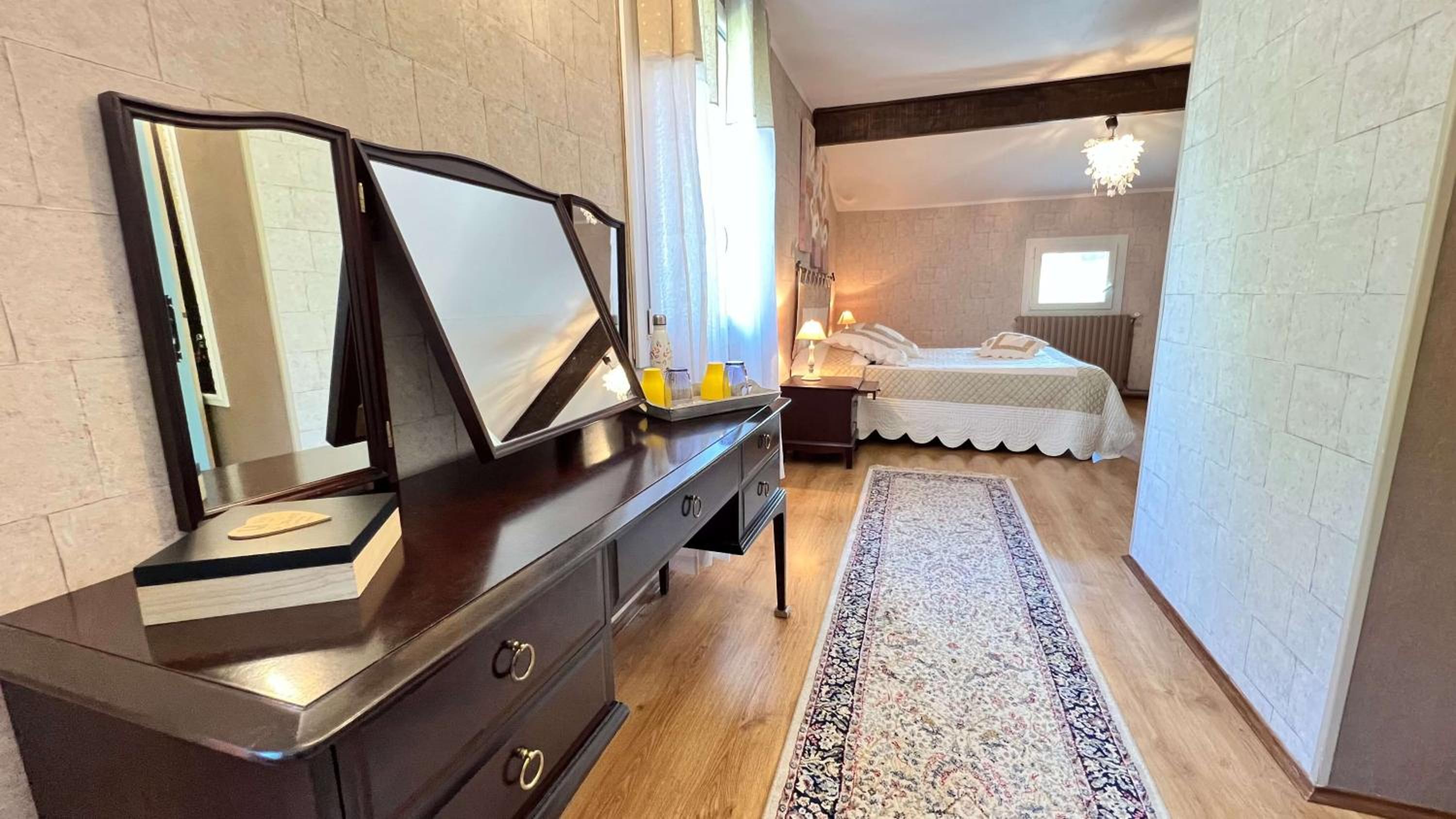 Family Room with Private Bathroom photo 2