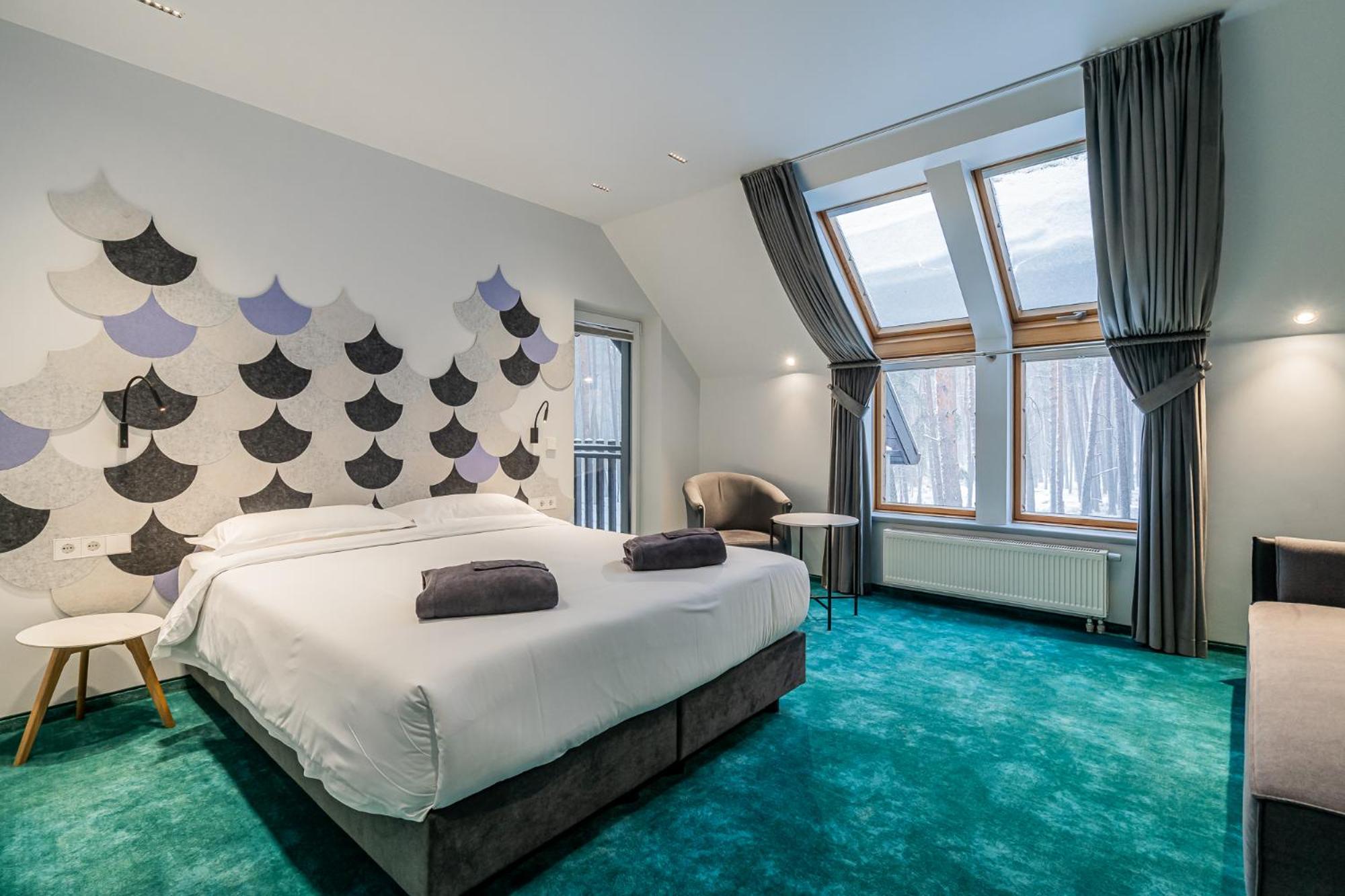 Double Room with Balcony - Photo 11