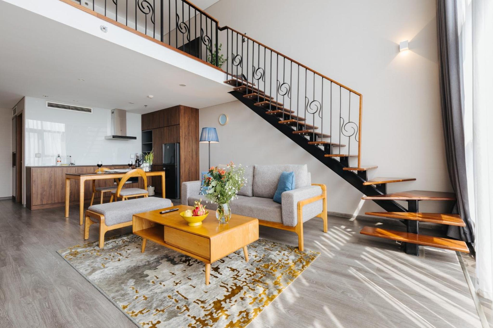 Deluxe Penthouse Apartment With City View