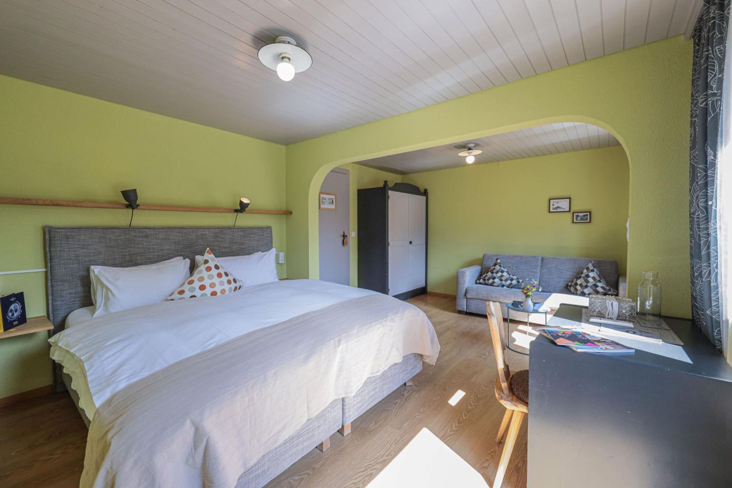 Double Room - Photo 7