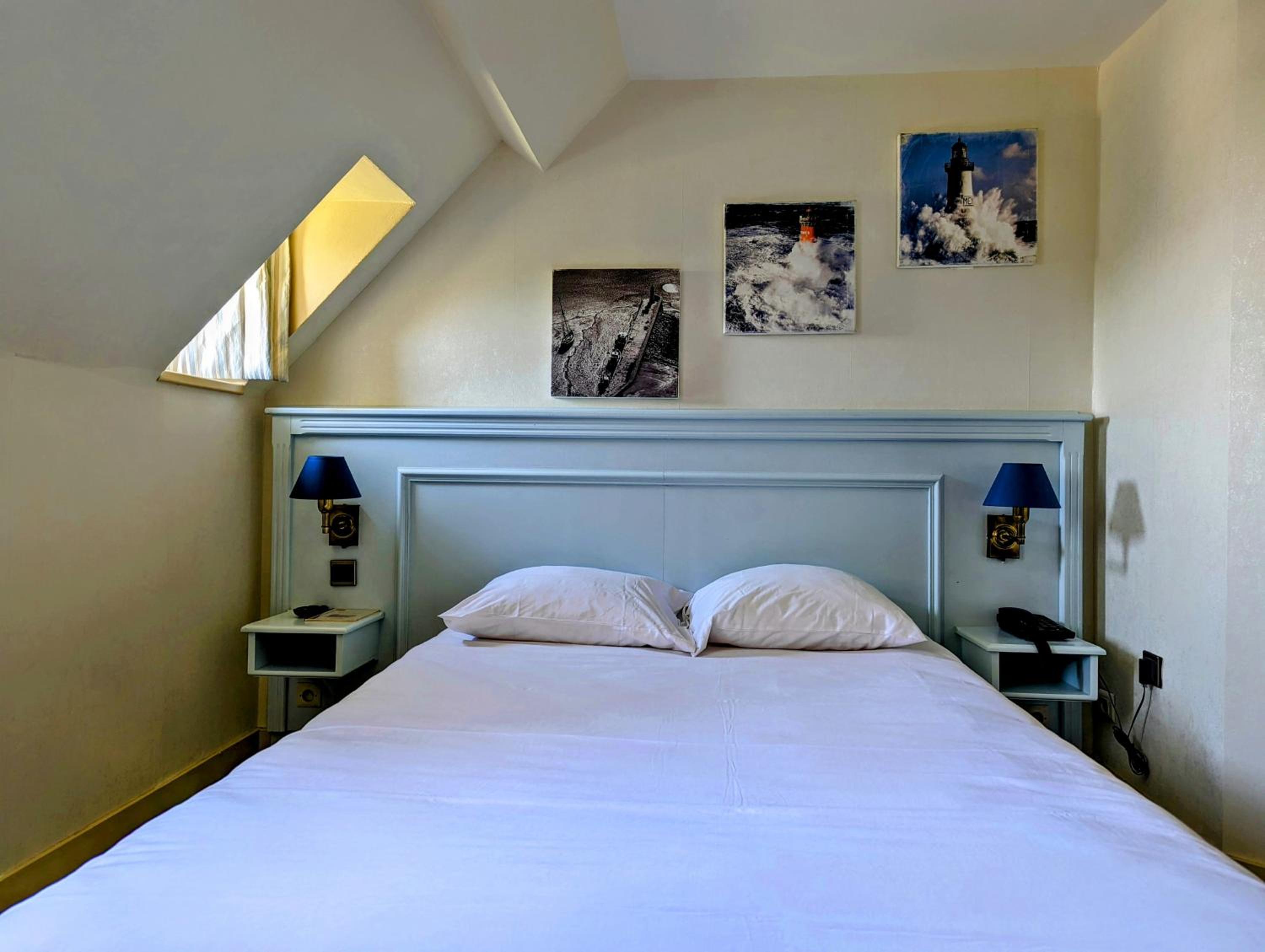 Classic Double Room - Photo 12