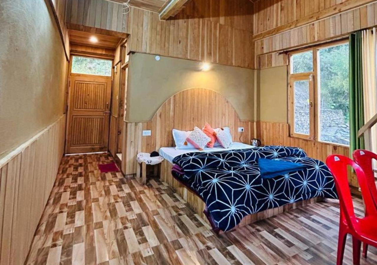 Budget Double Room photo 2