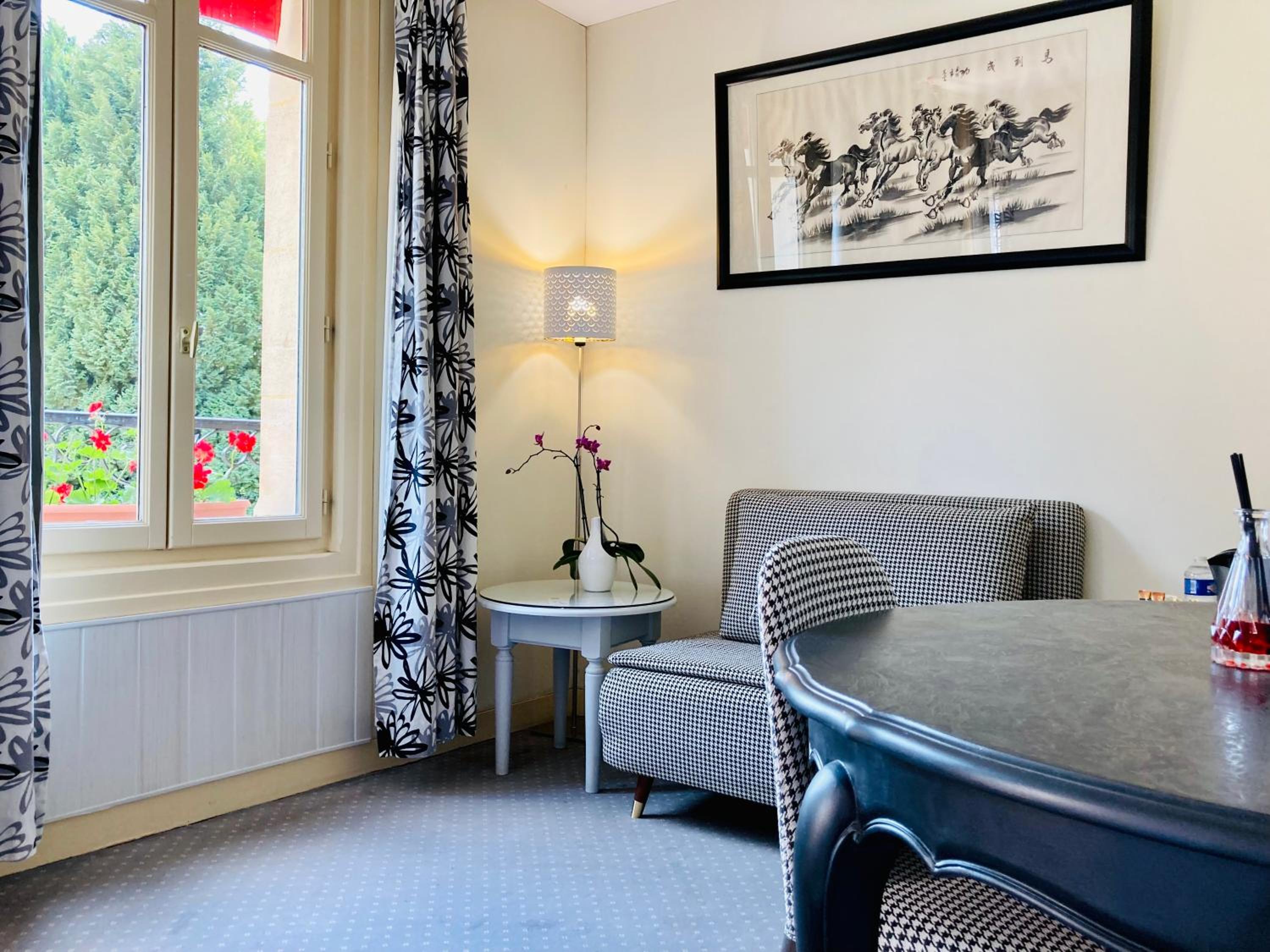 Deluxe Double Room - Photo 4