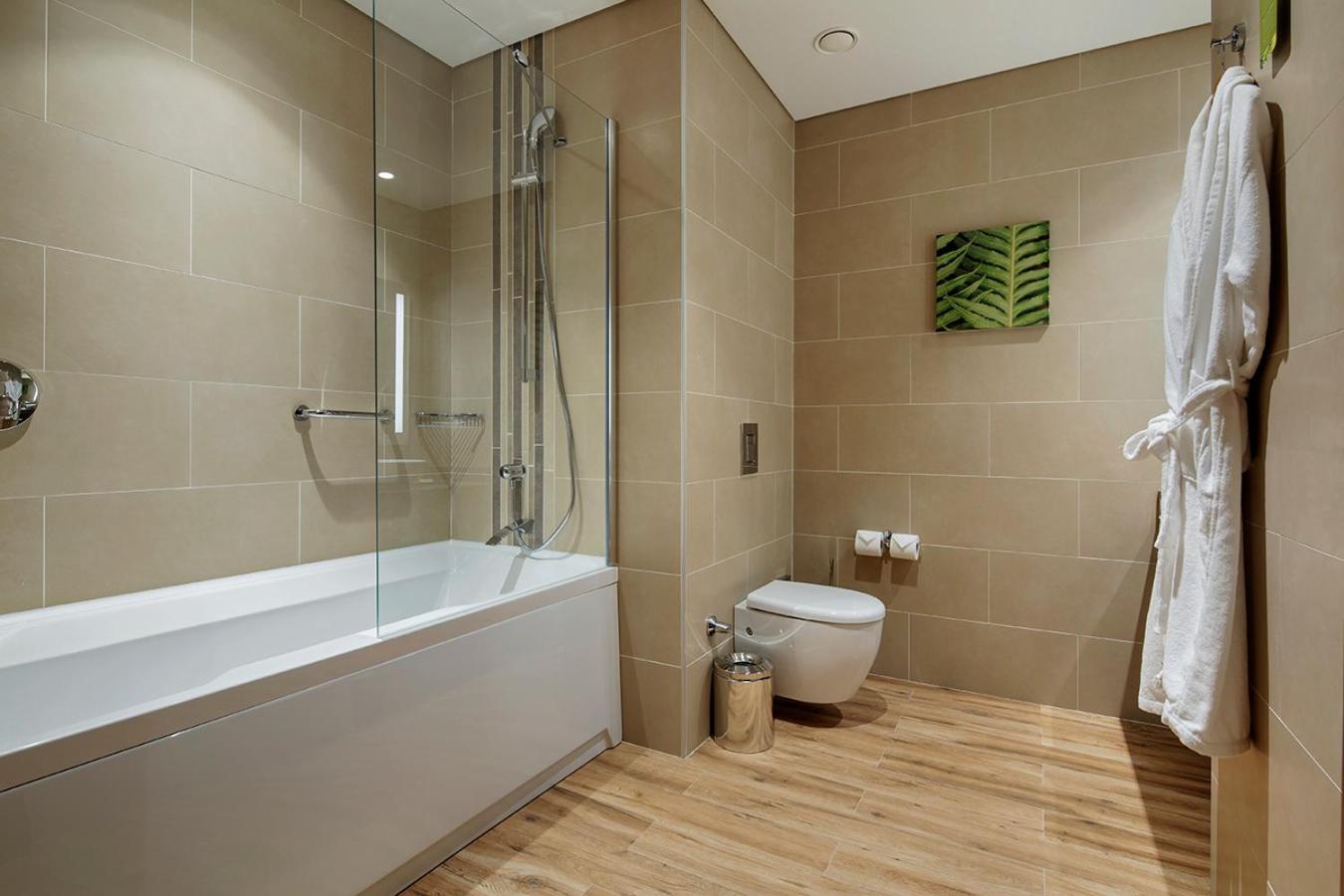 One-Bedroom King Suite