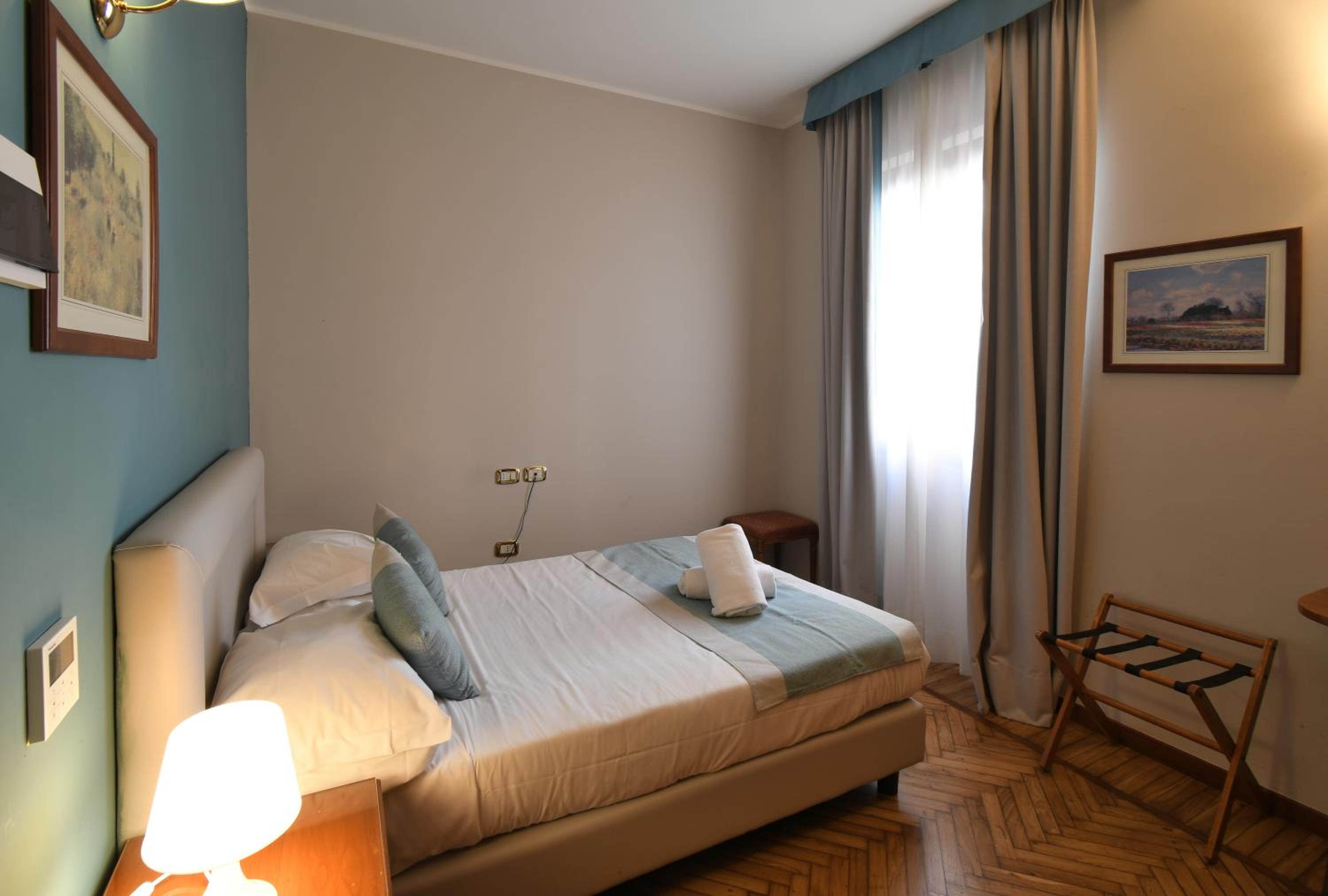 Small Double Room - Photo 1