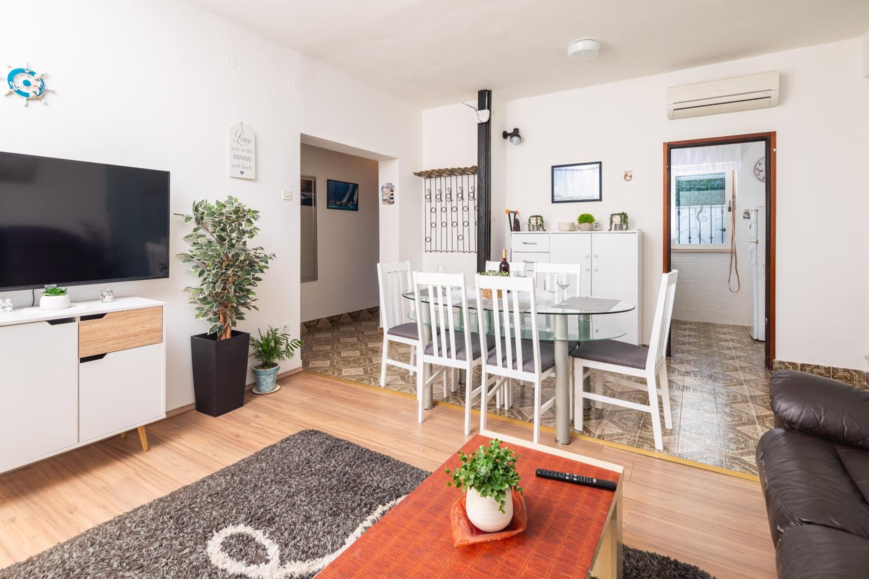 Apartment with Sea View photo 2