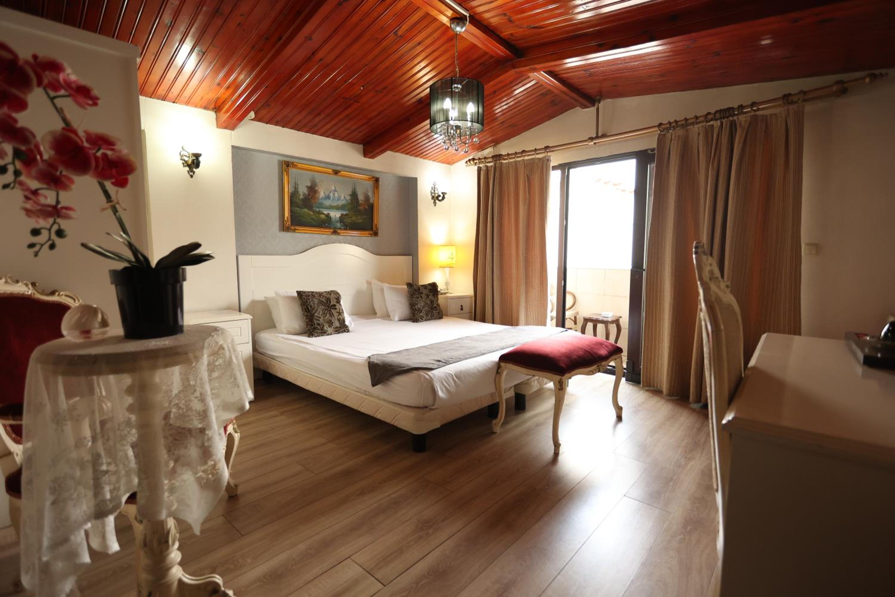 Deluxe Double Room with Balcony photo 1