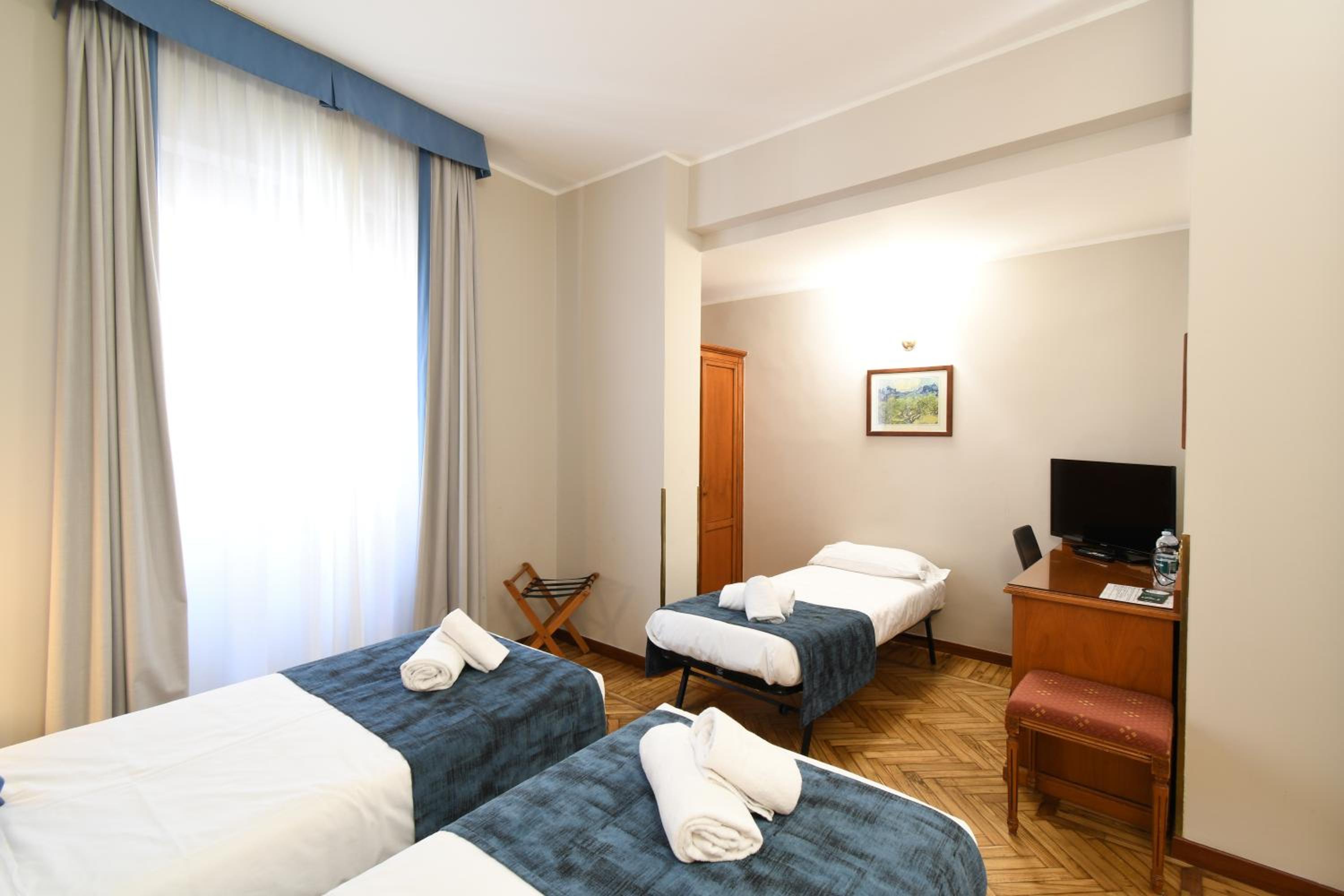 Triple Room - Photo 2