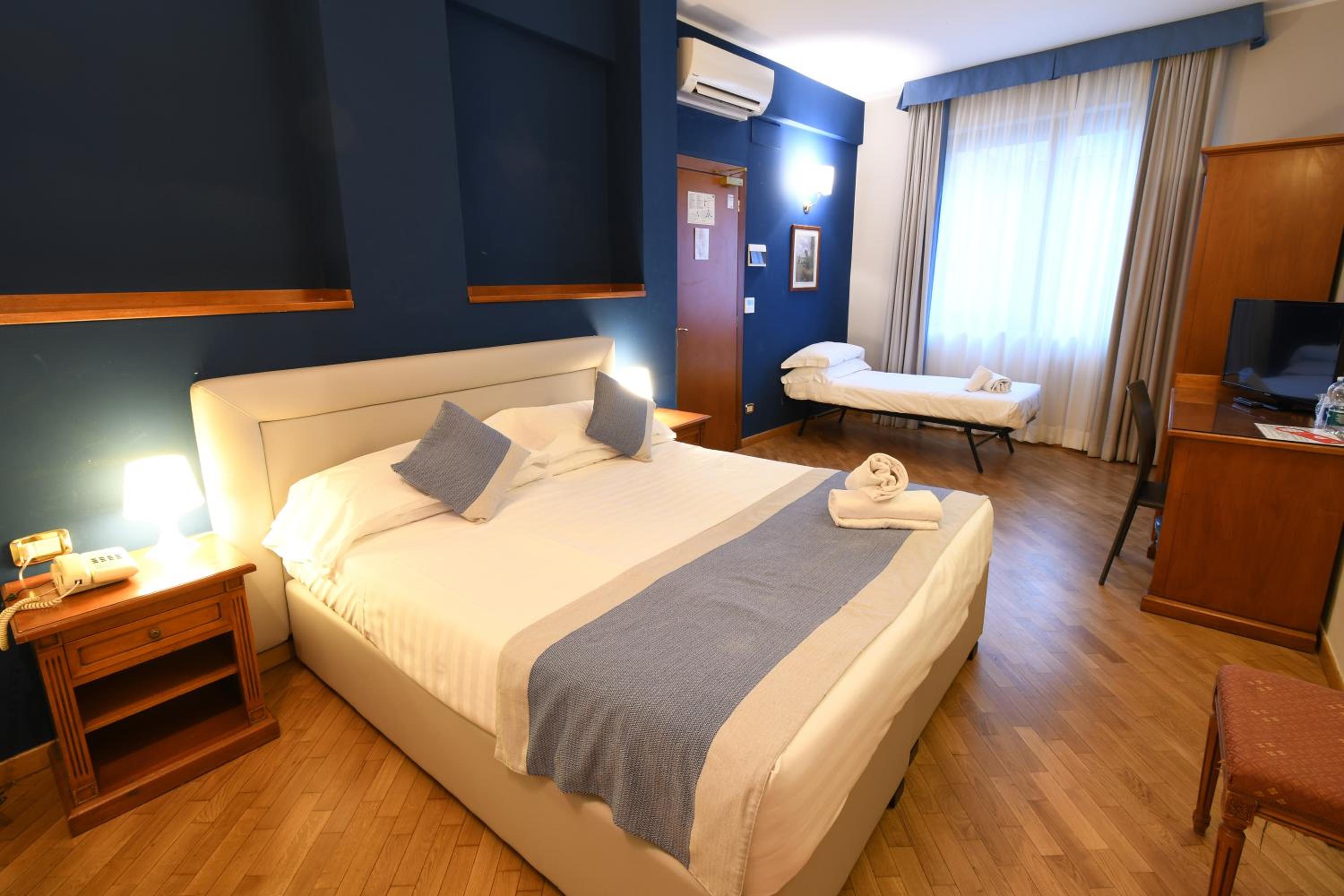 Triple Room - Photo 10