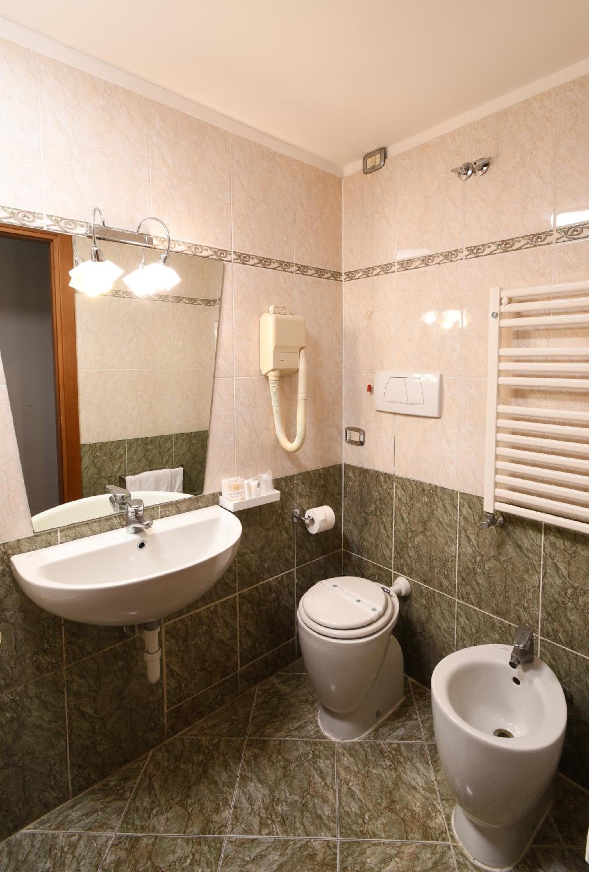 Triple Room - Photo 8
