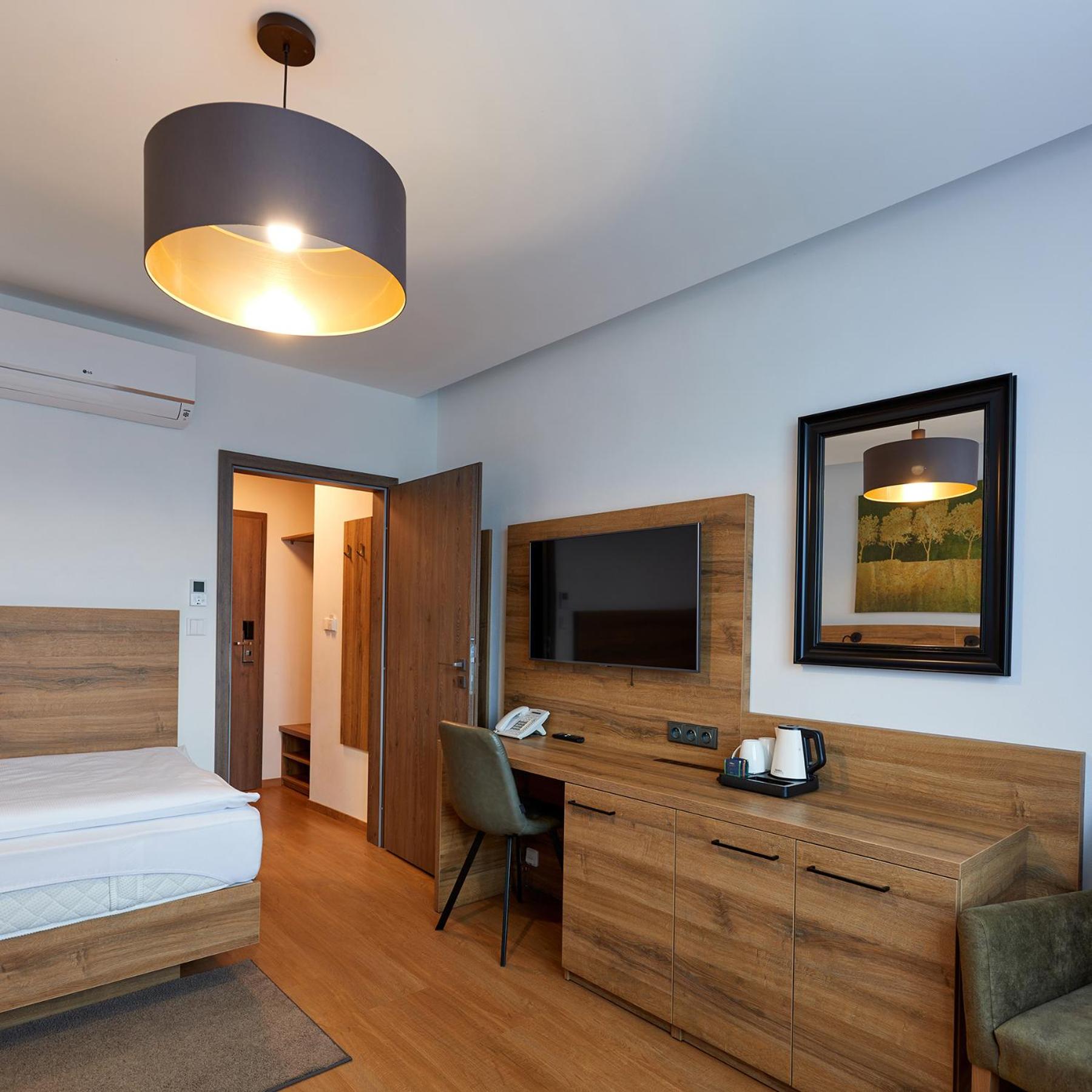 Deluxe Twin Room photo 3