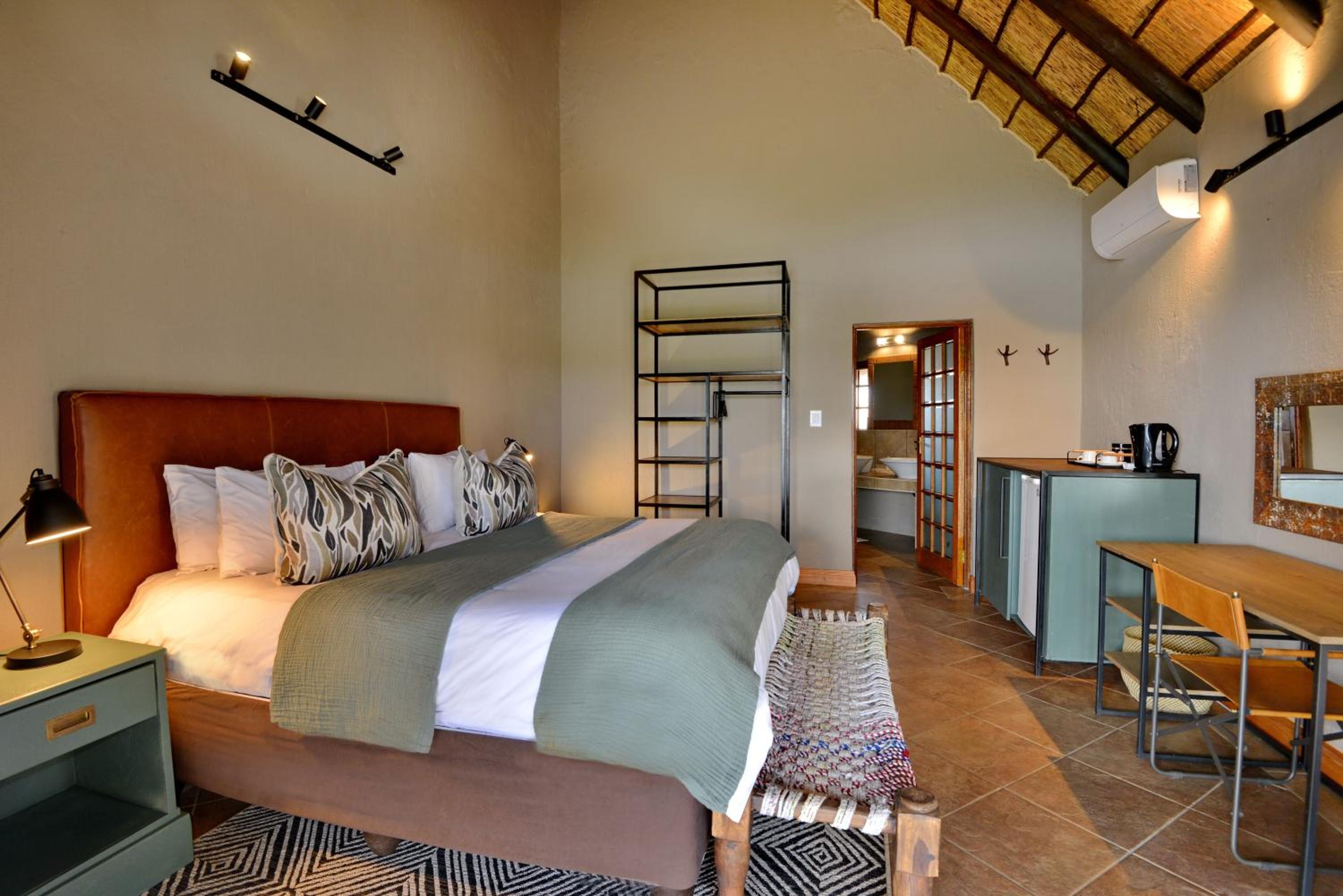 Riverfront Suite – Full-Board & 2 Game Drives photo 2