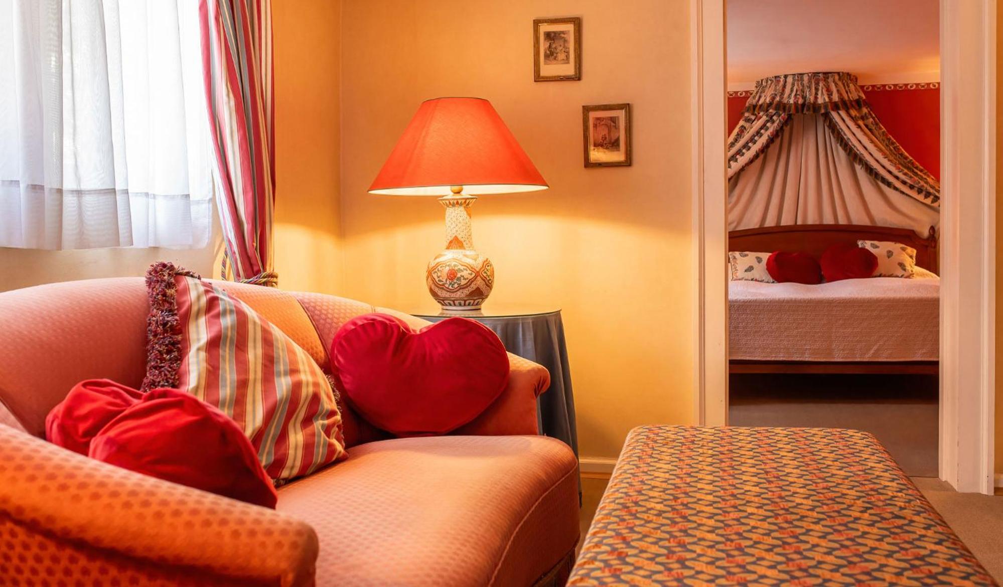 Honeymoon Suite photo 2