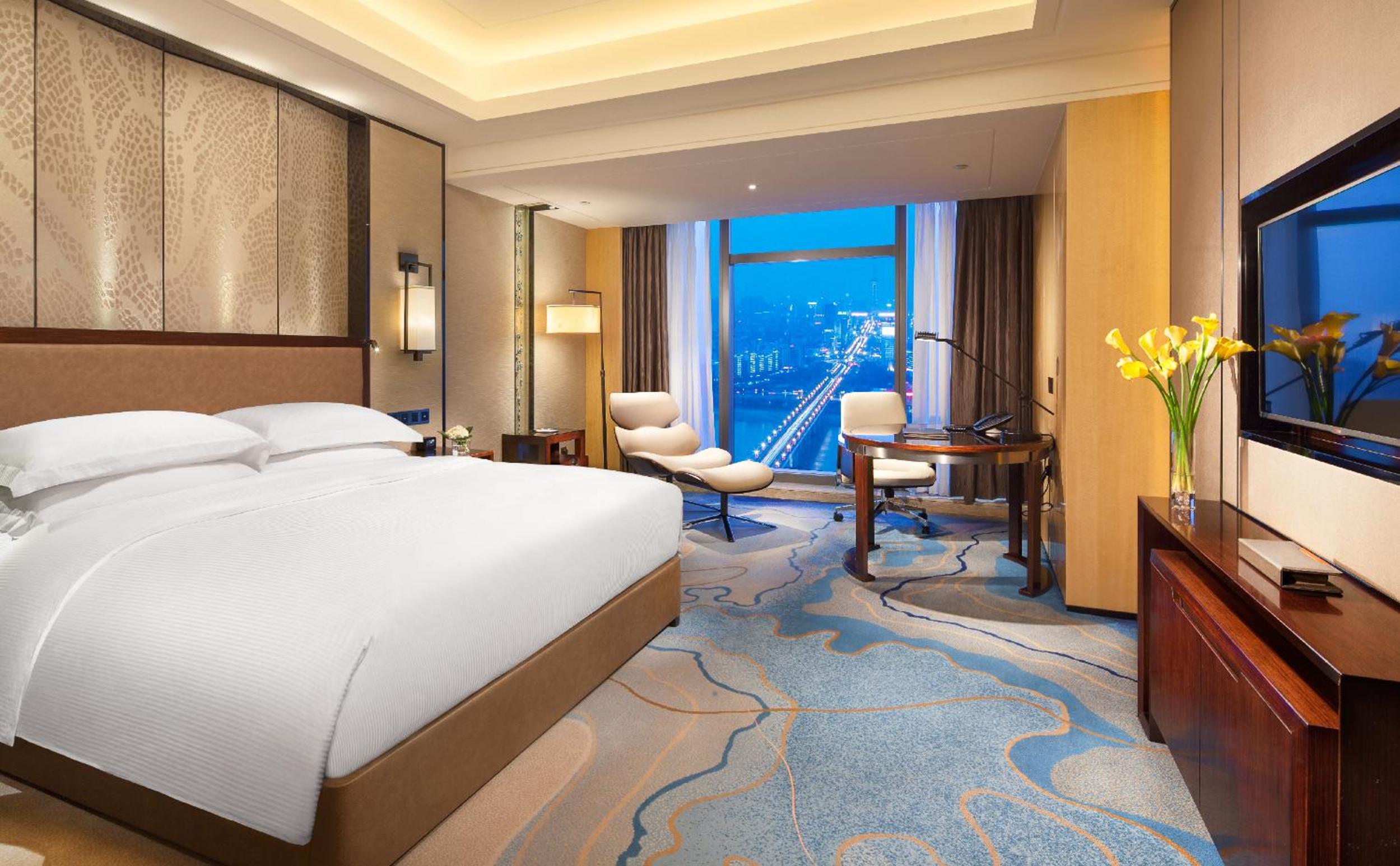 Deluxe King Room with River View