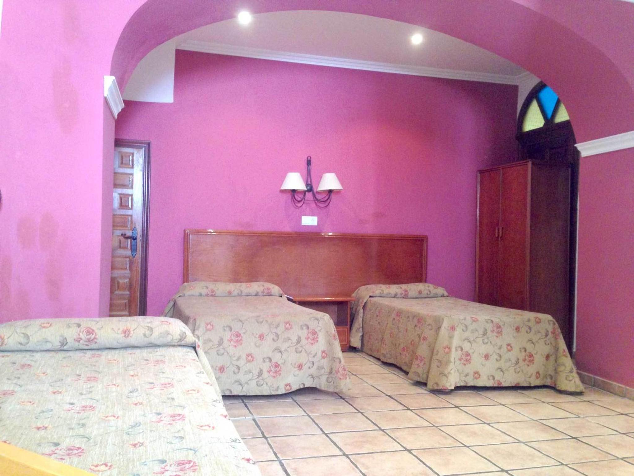 Triple Room - Photo 2