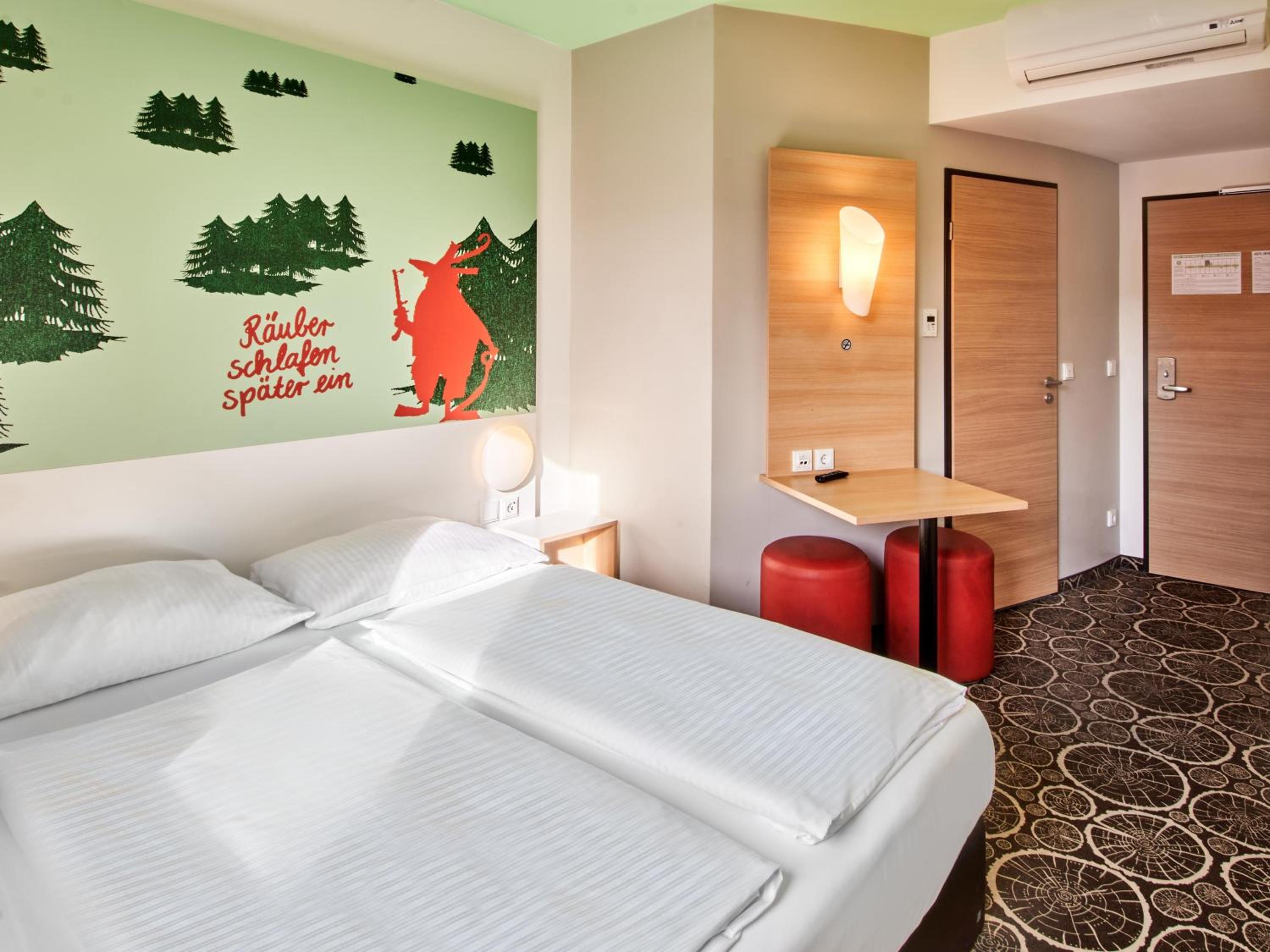 Double Room thumbnail 5