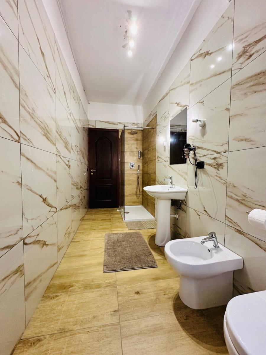 Standard Double Room with Shared Bathroom photo 1