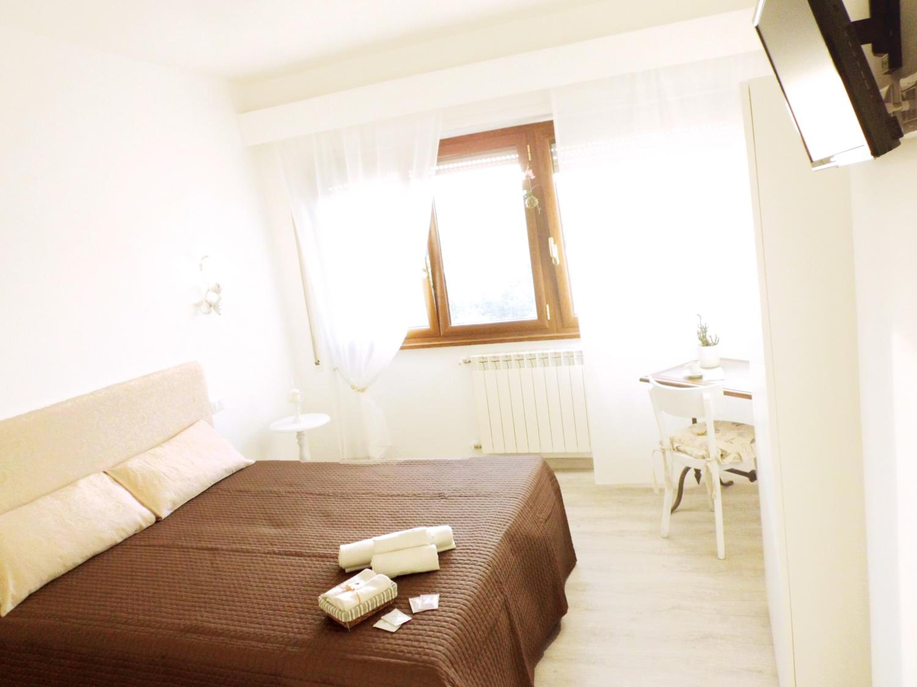 Double or Twin Room with Private Bathroom photo 1