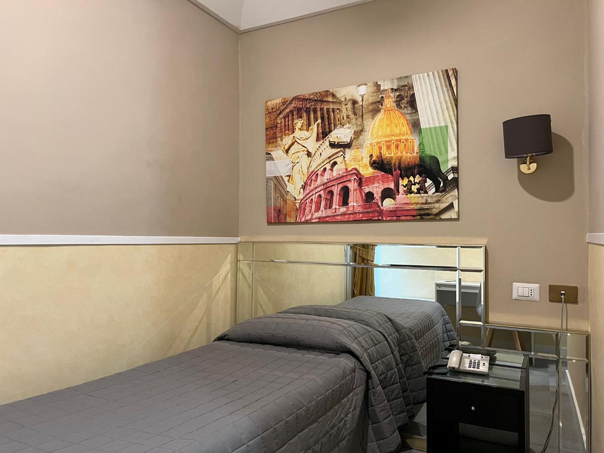 Single Room photo 1