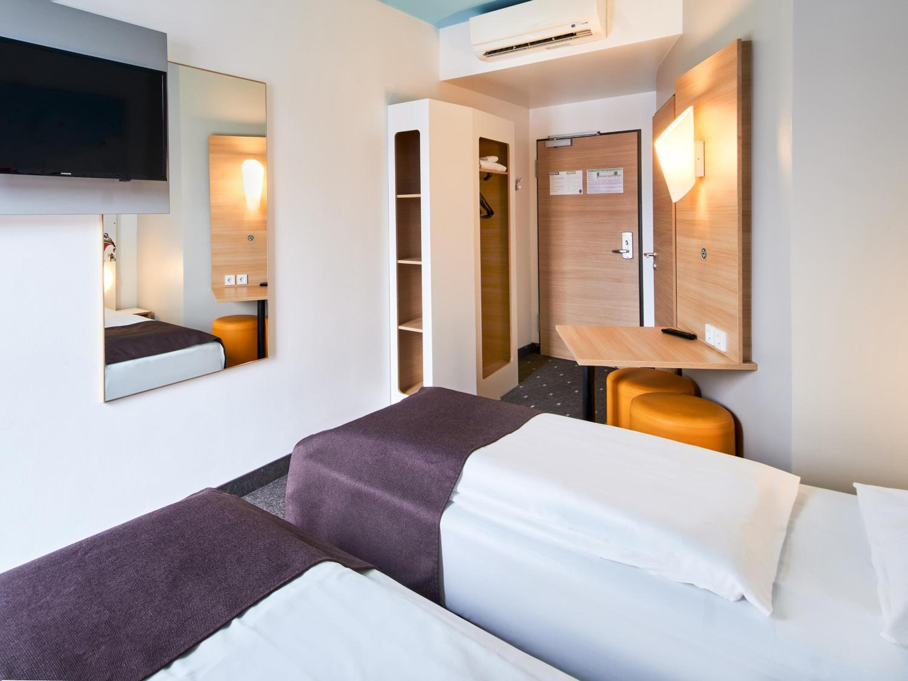 Twin Room - Photo 4