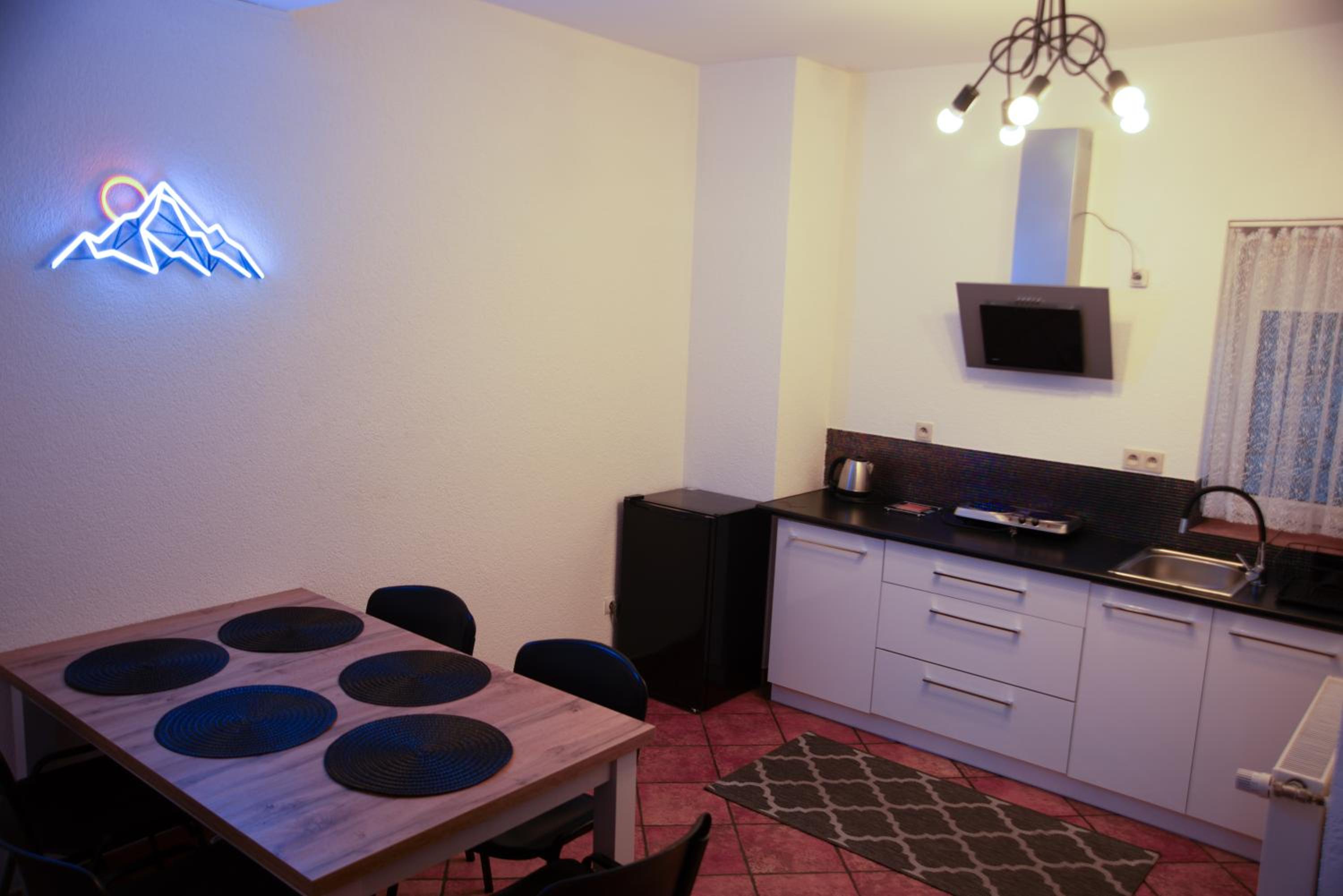 Family Suite (5 Adults) - Photo 2