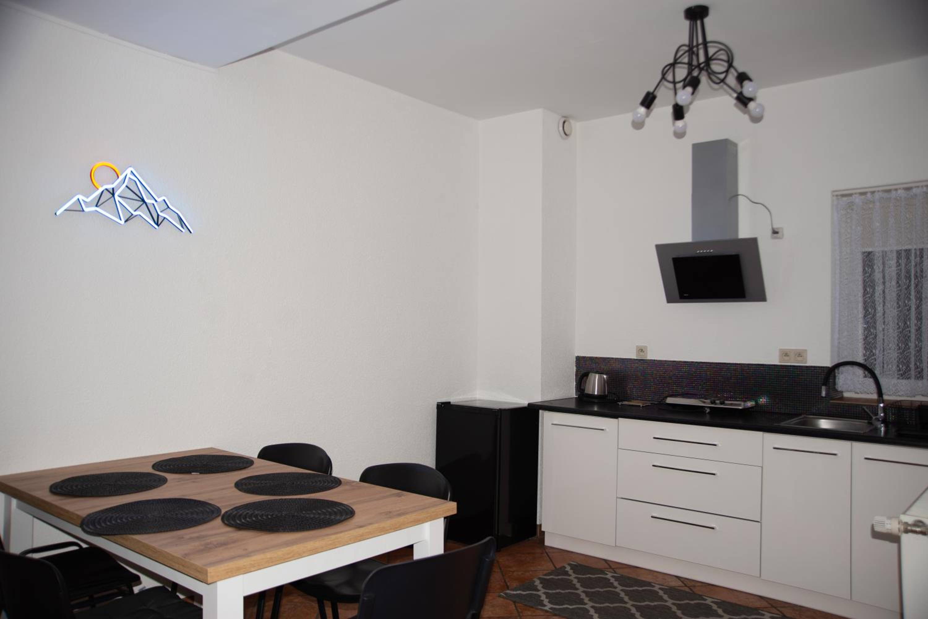 Family Suite (5 Adults) - Photo 3