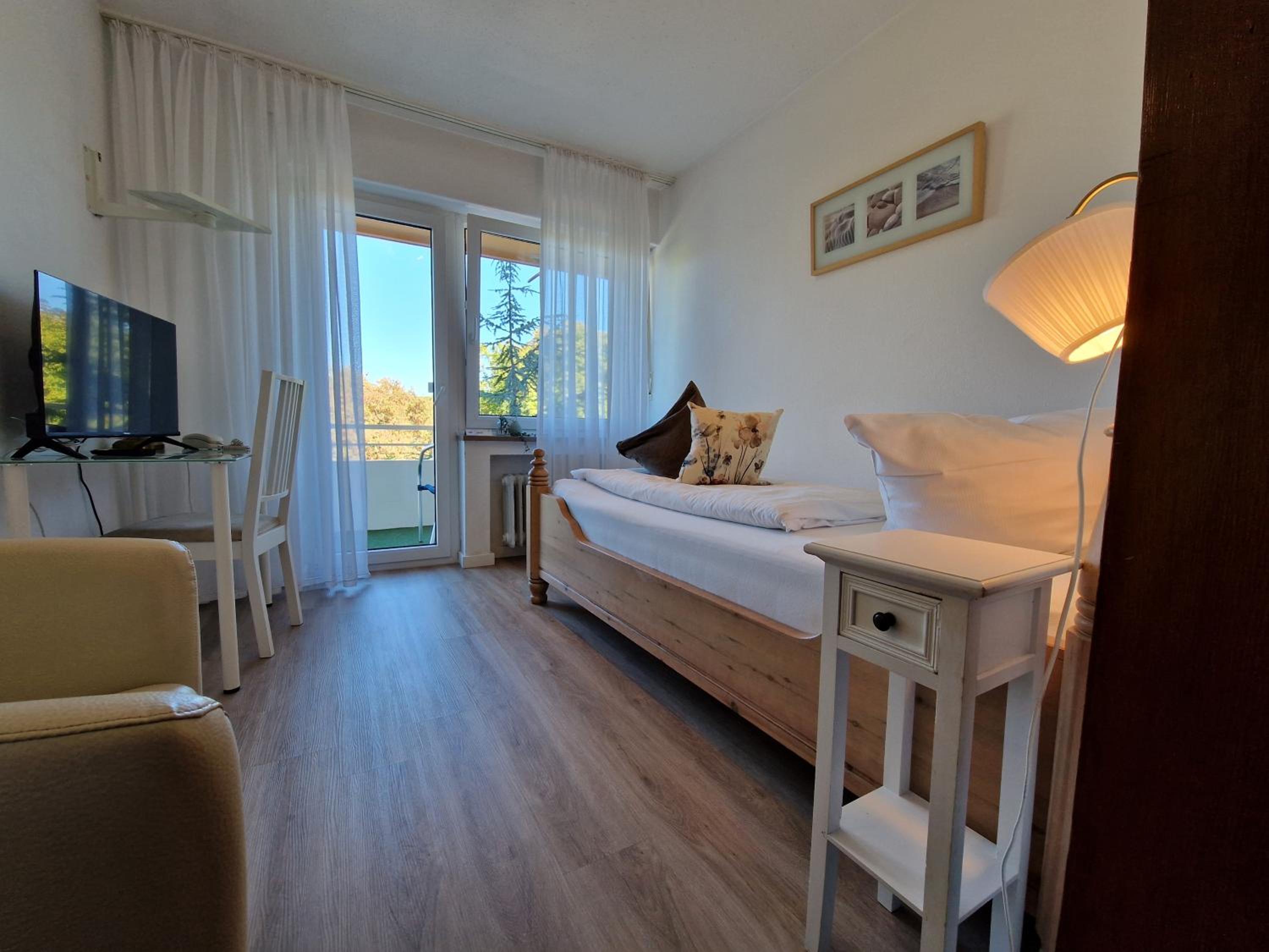 Single Room with Balcony photo 2