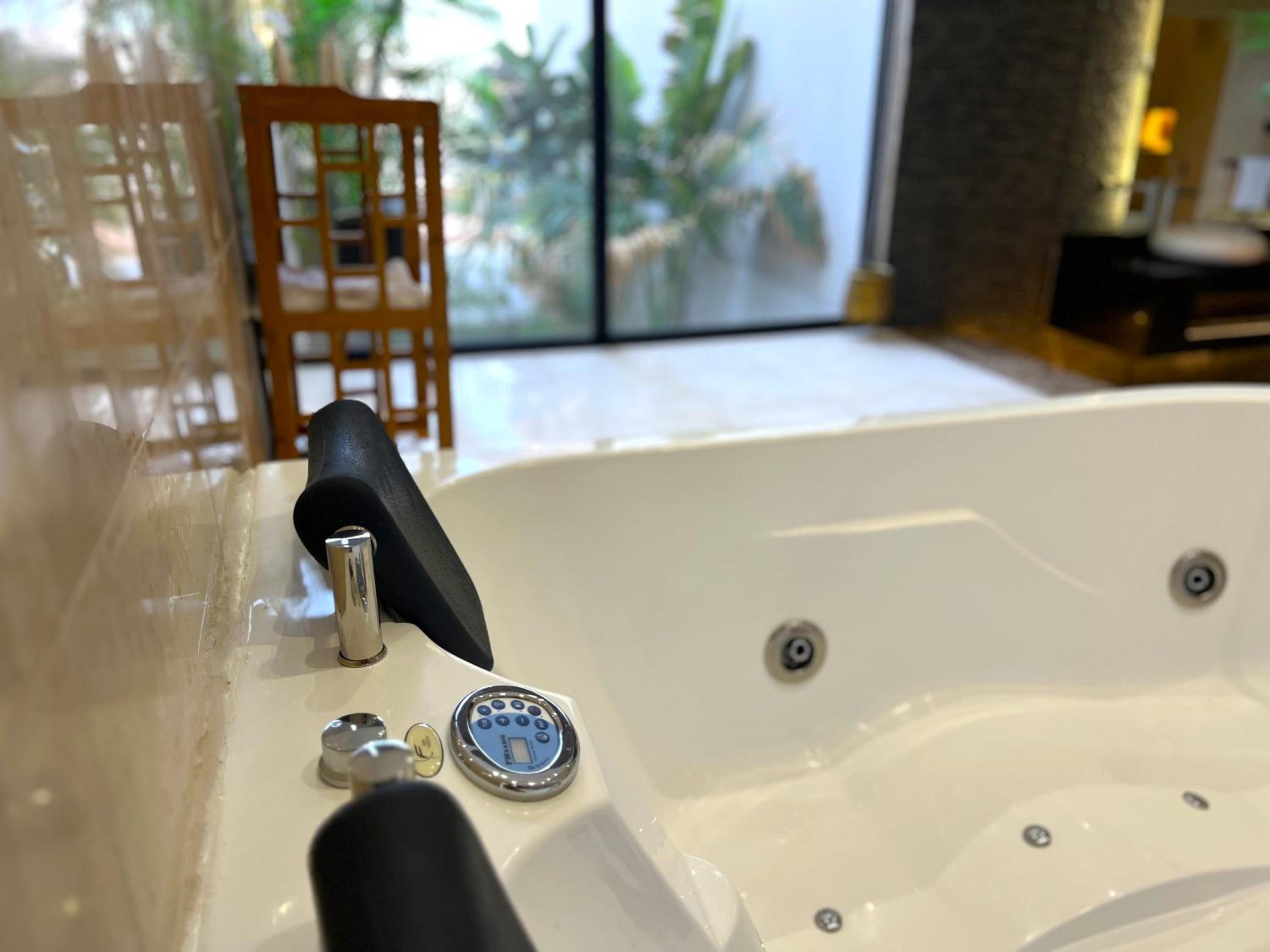 One-Bedroom Villa - Photo 25