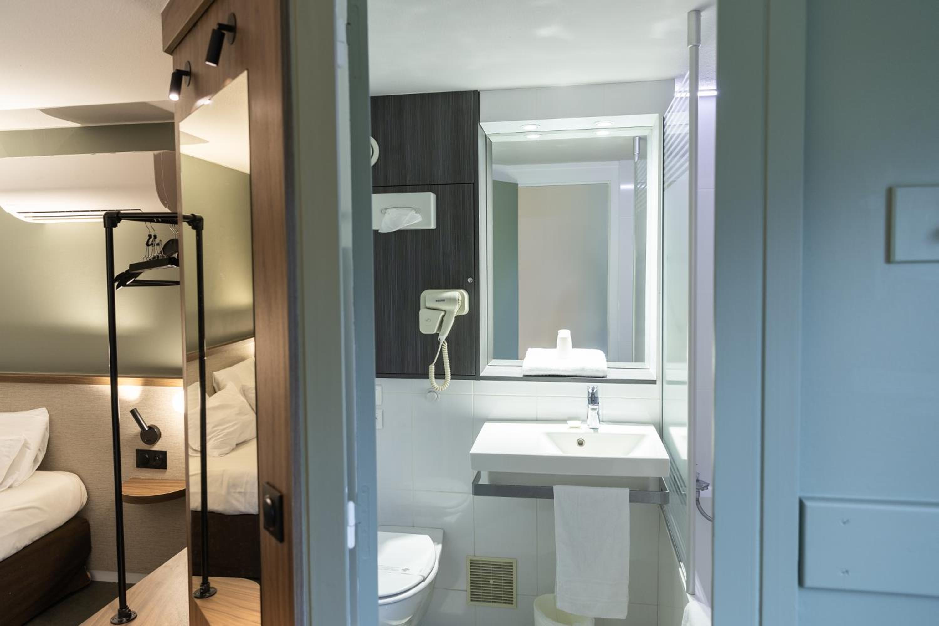 Double Room - Photo 2