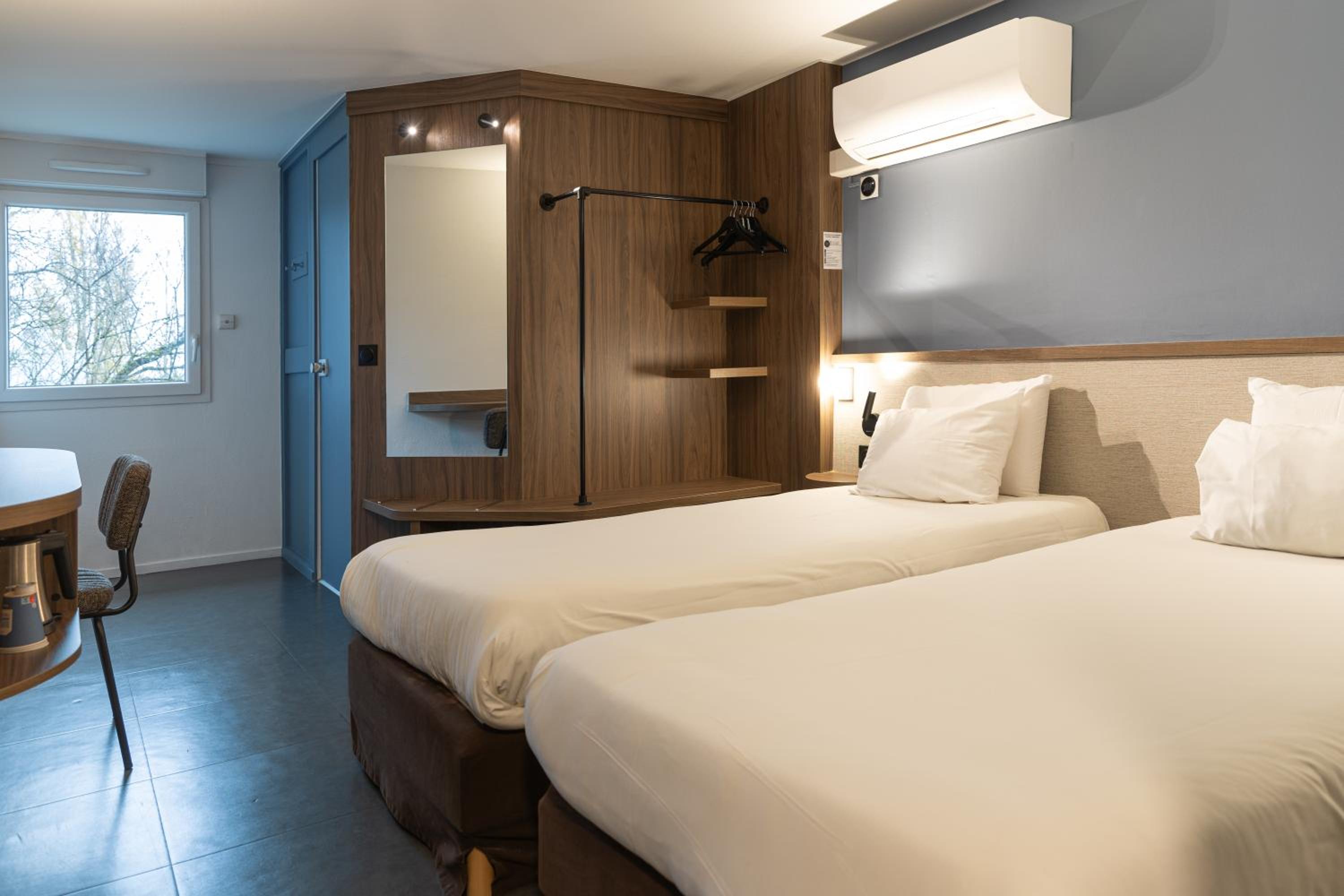 Twin Room - Photo 1