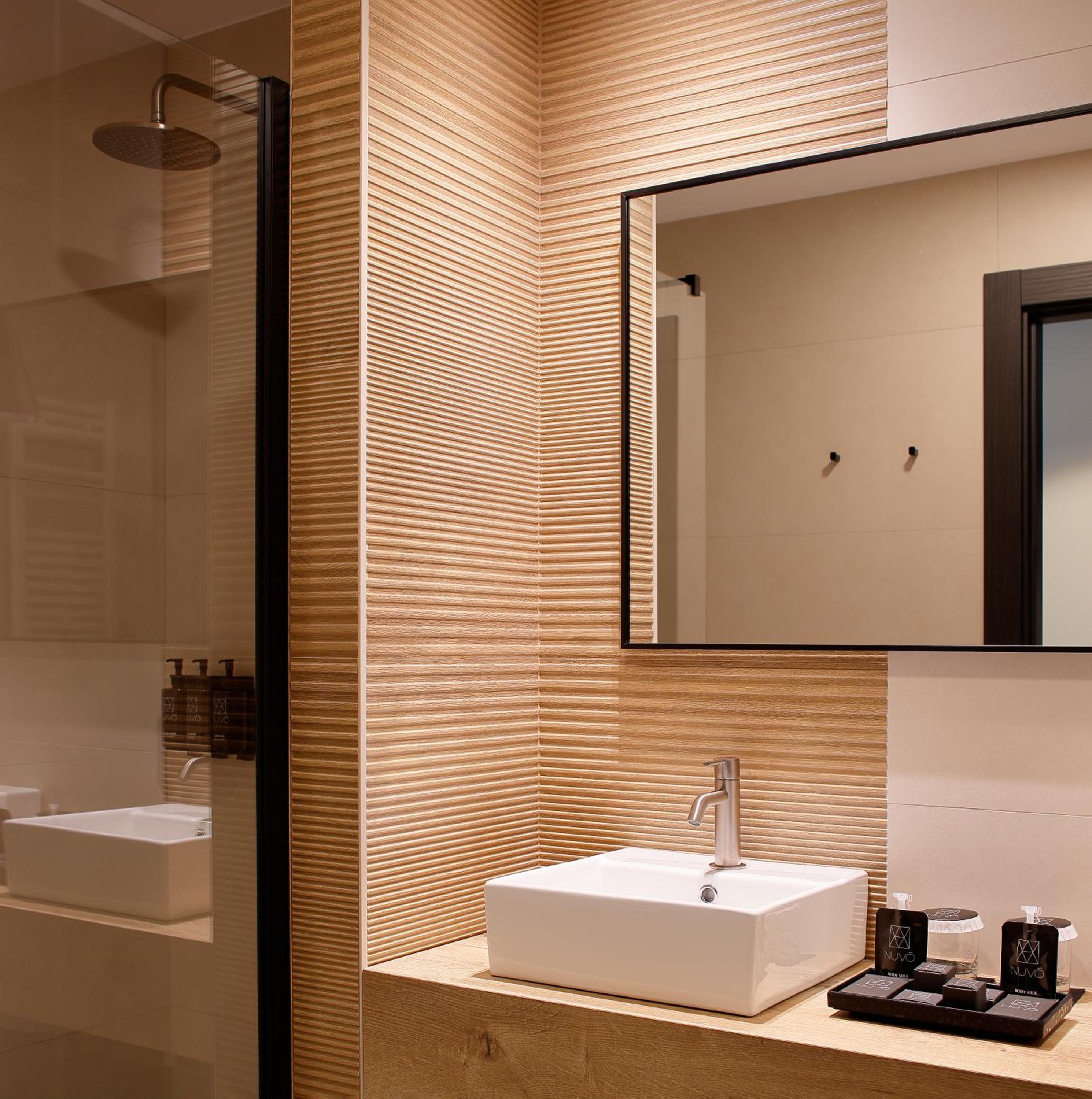 Double or Twin Room with View - Photo 9