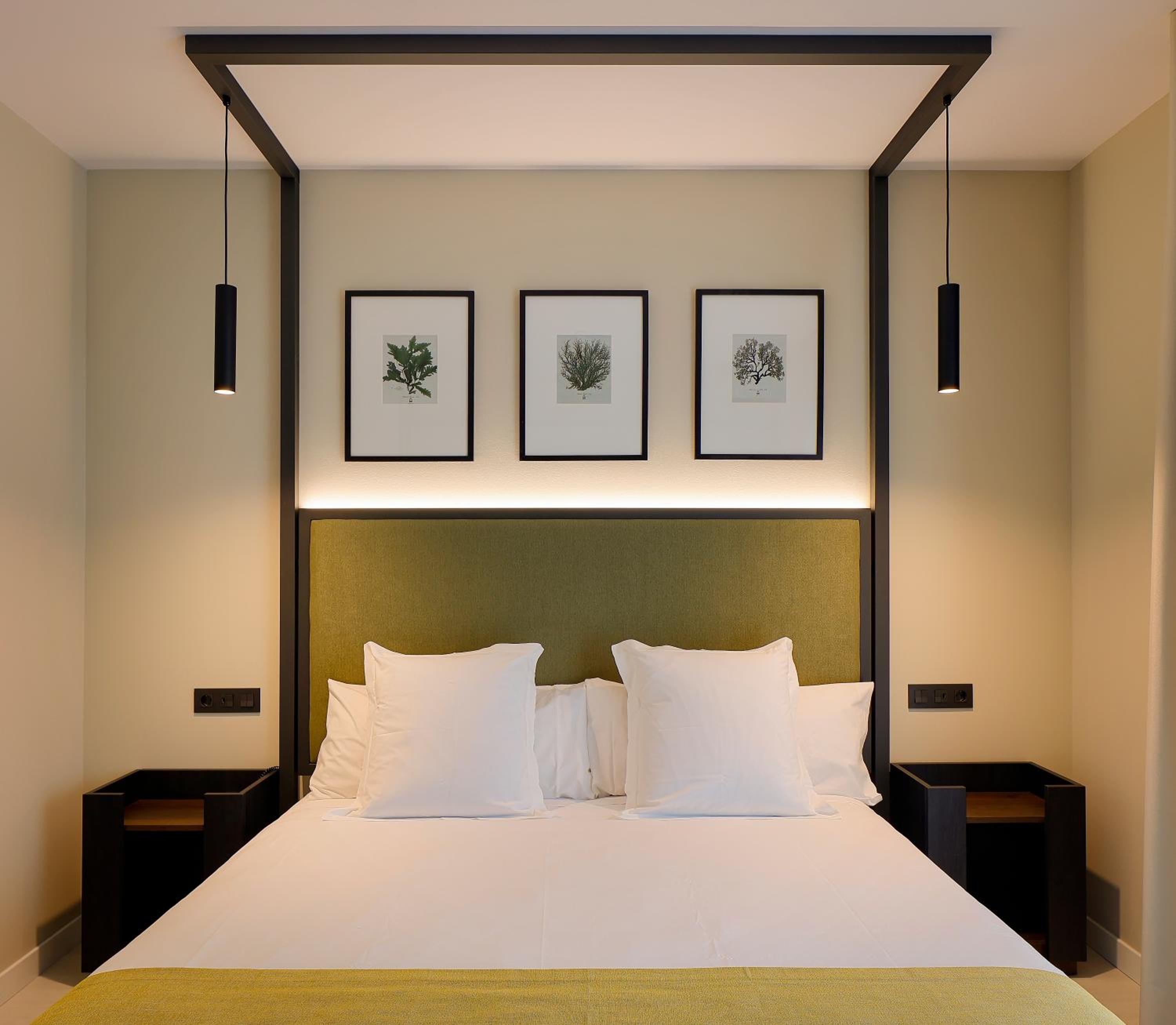 Twin Room with View - Photo 19