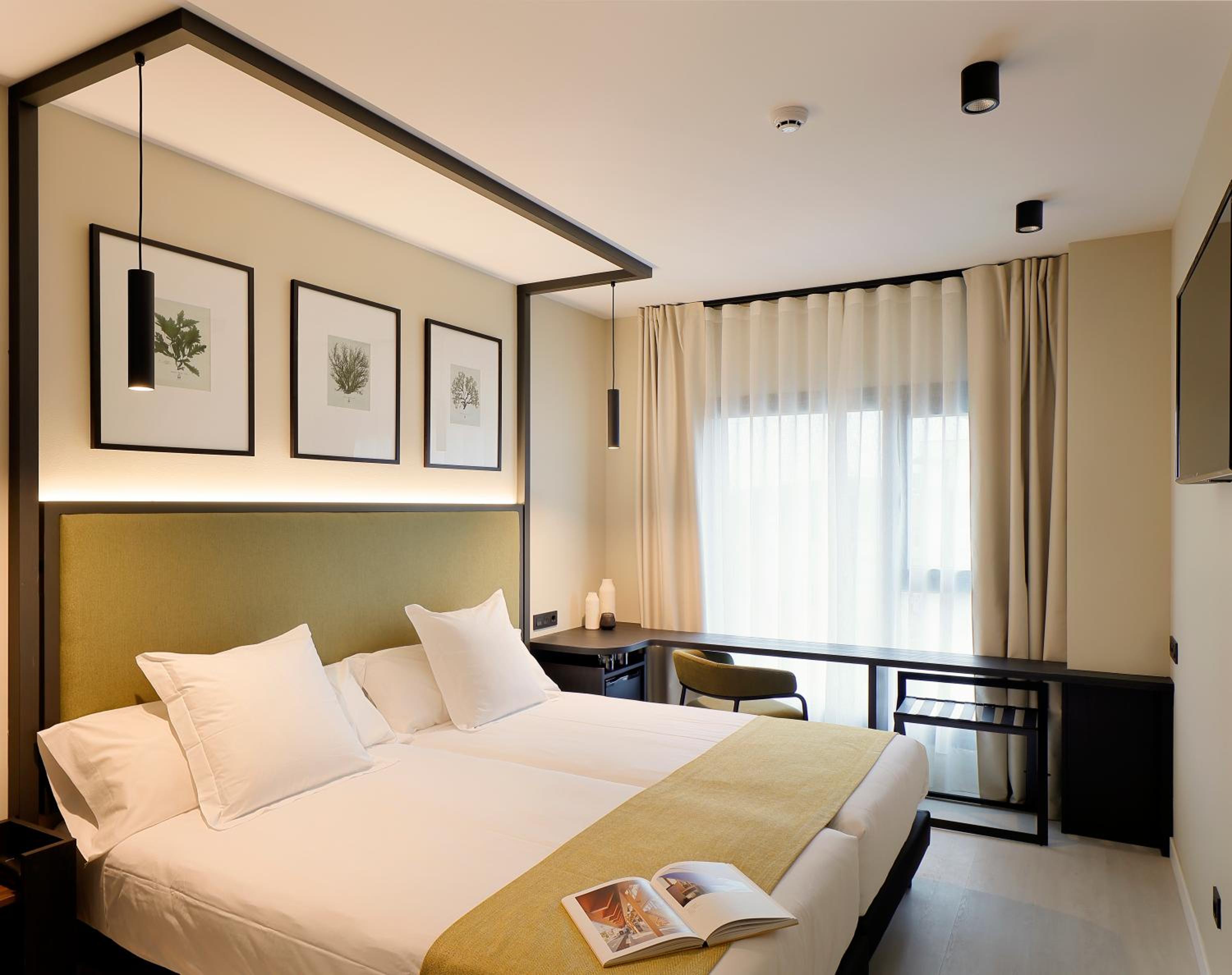 Twin Room with View - Photo 7