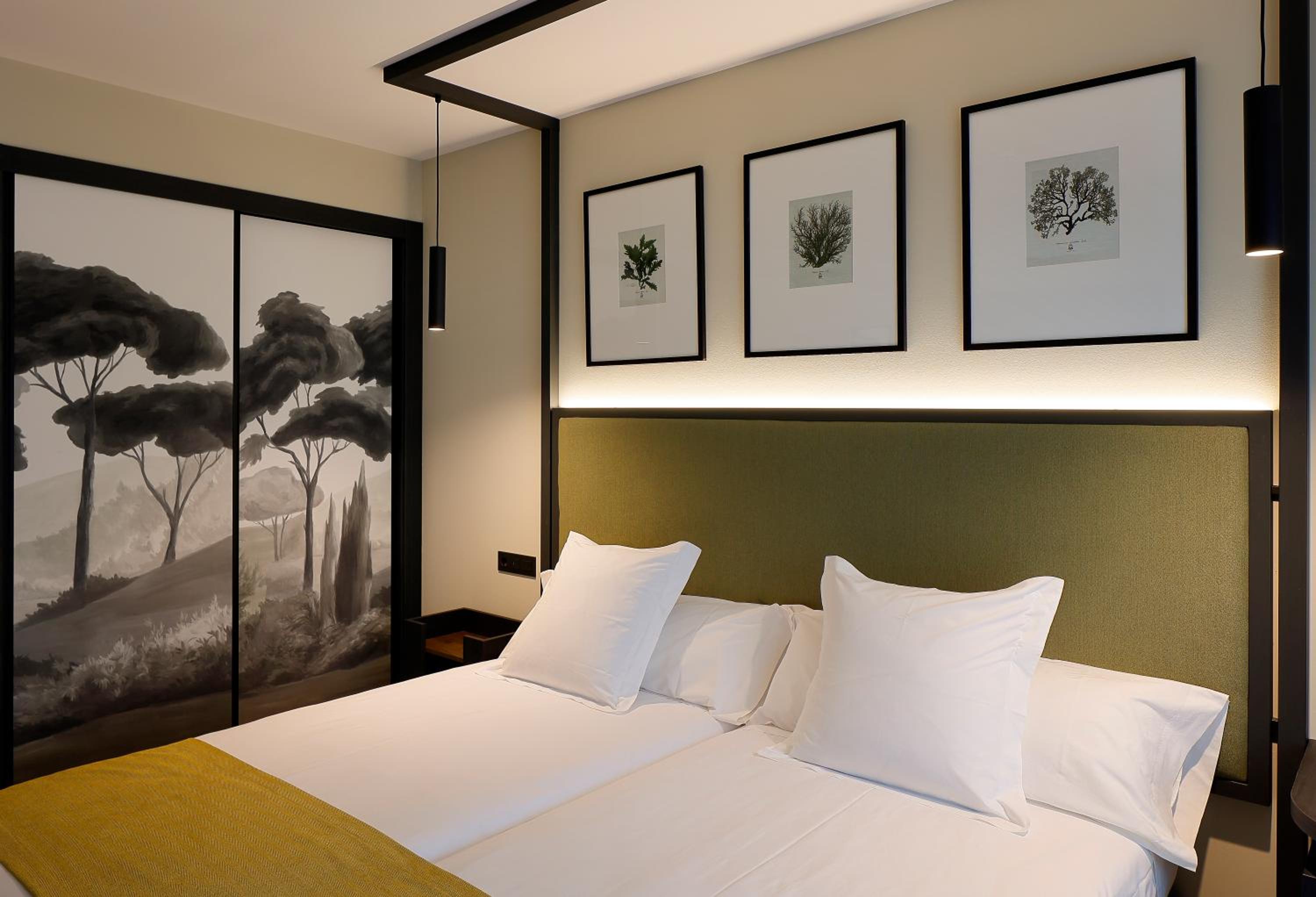 Twin Room with View - Photo 6