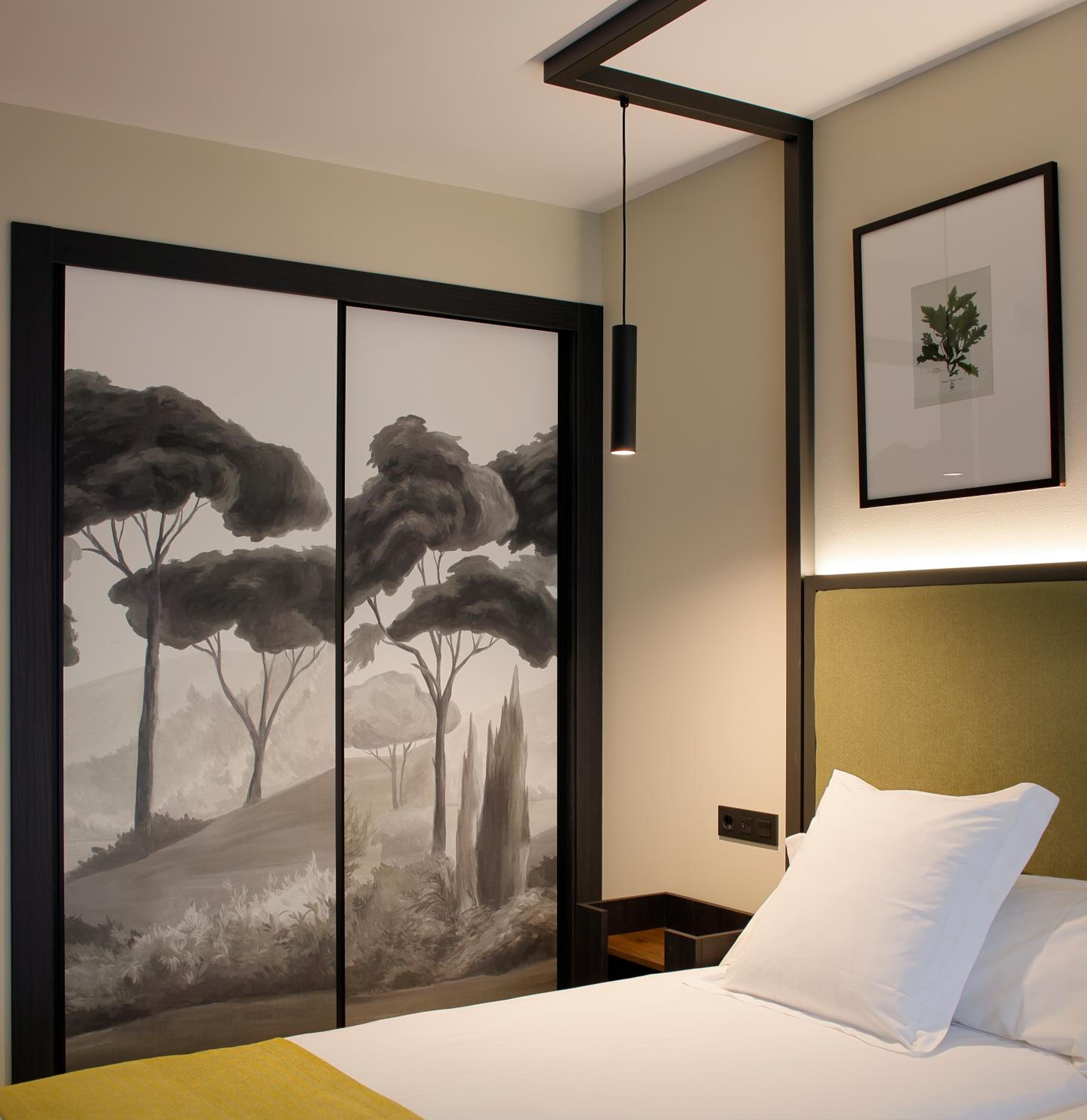 Twin Room with View - Photo 10