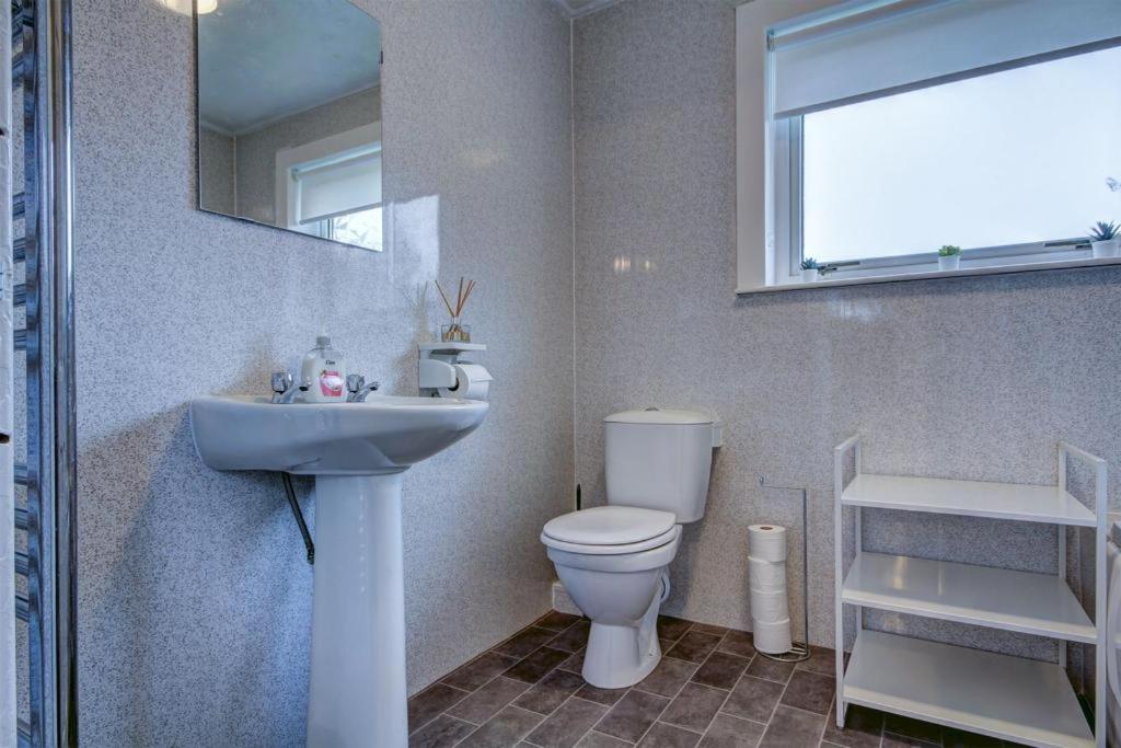 Three-Bedroom House photo 2