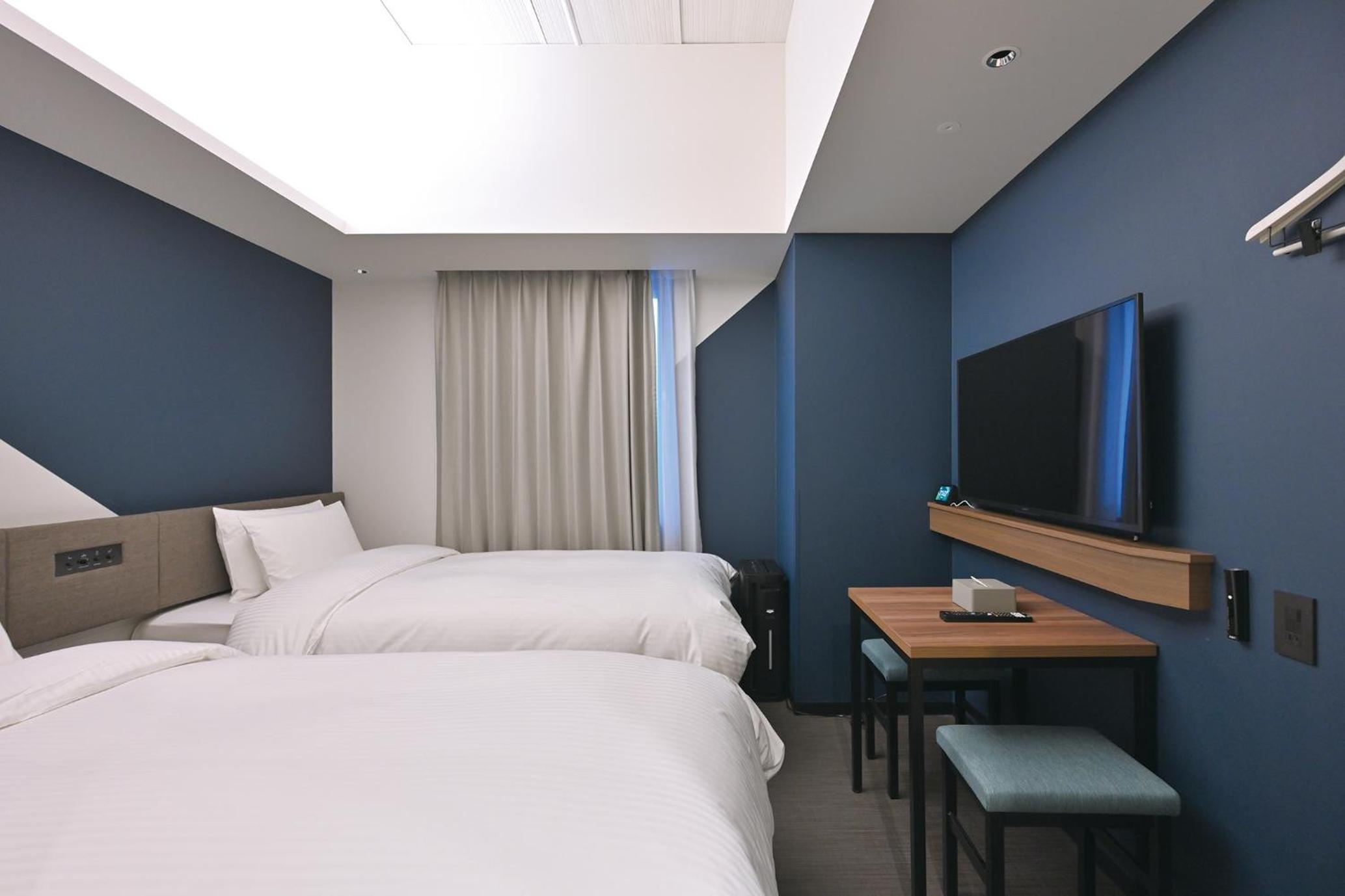 Standard Twin Room with Complimentary Breakfast - Non-Smoking - Photo 4