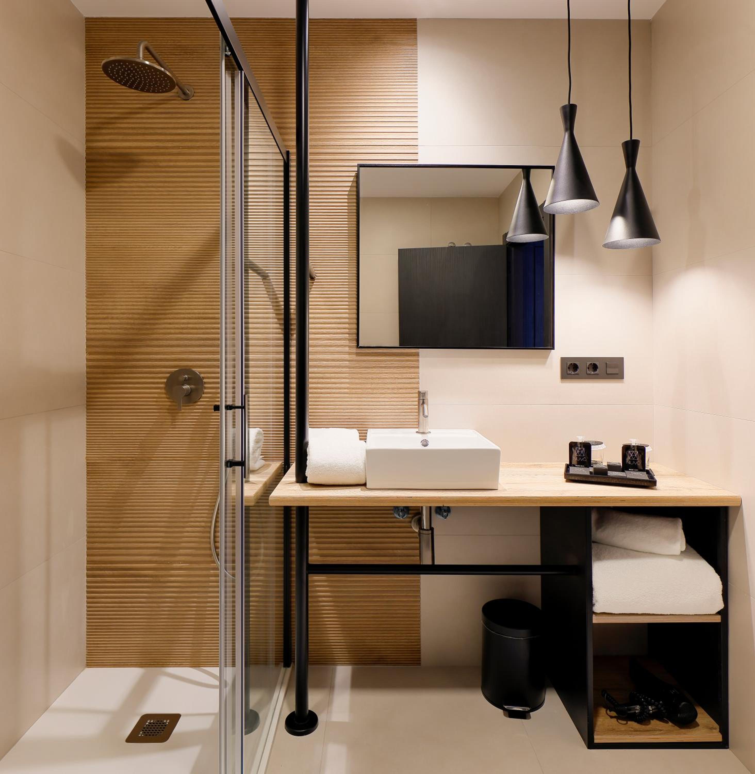 Double or Twin Room with View - Photo 4