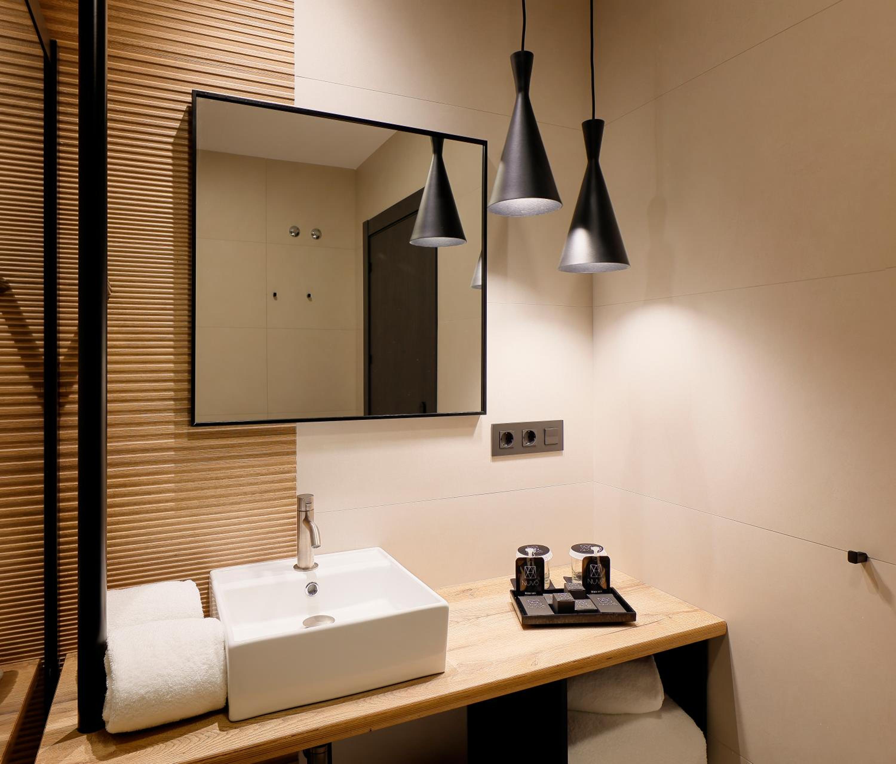 Double or Twin Room with View - Photo 3
