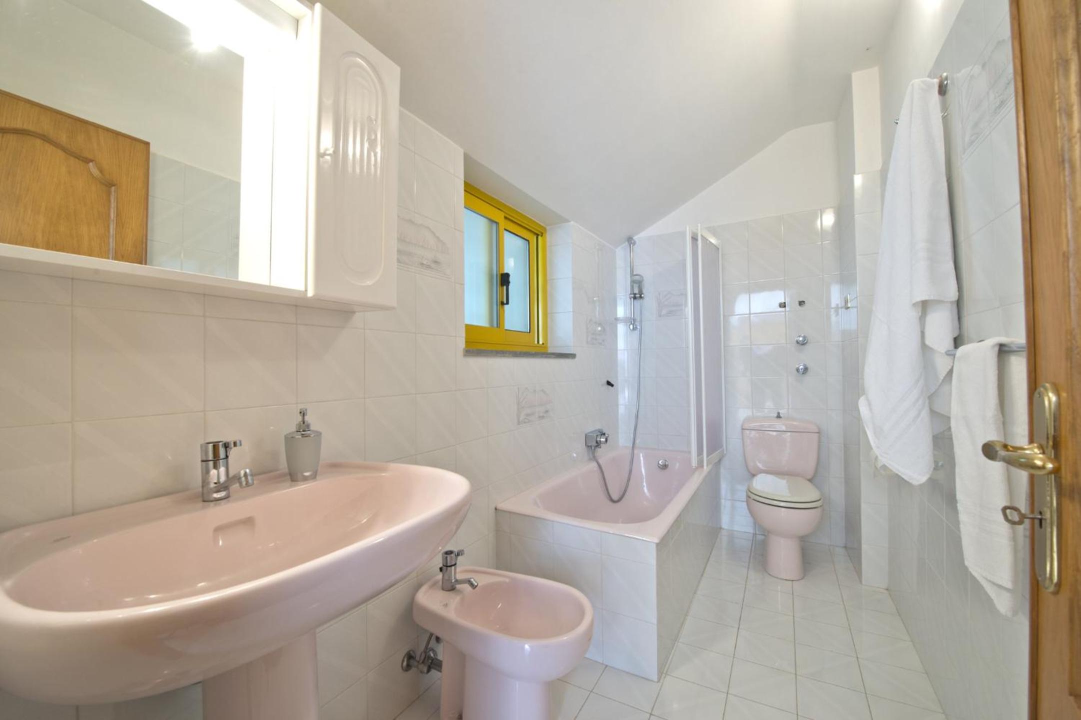 Apartment - Split Level photo 2