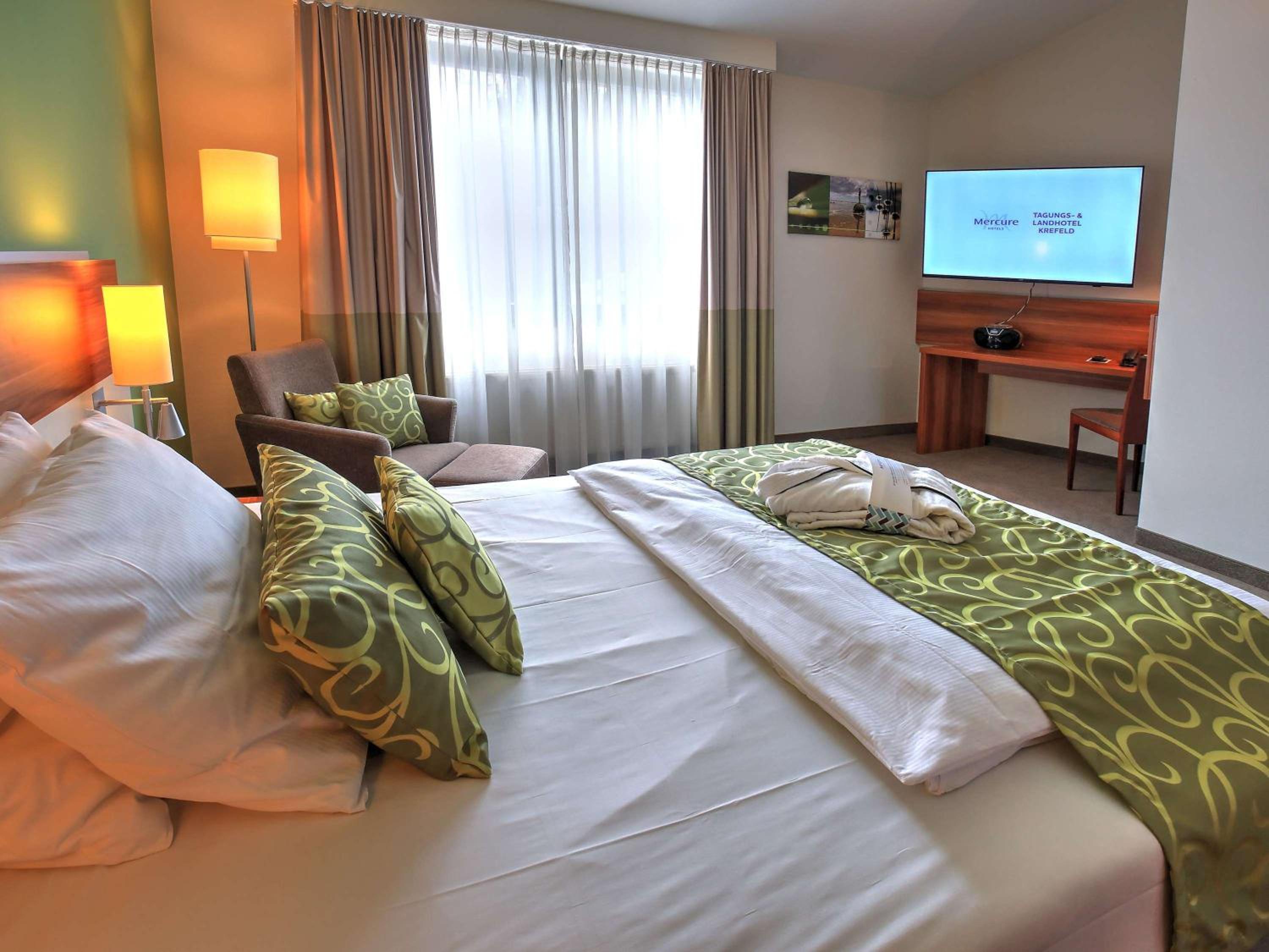 Superior King Room - Photo 3
