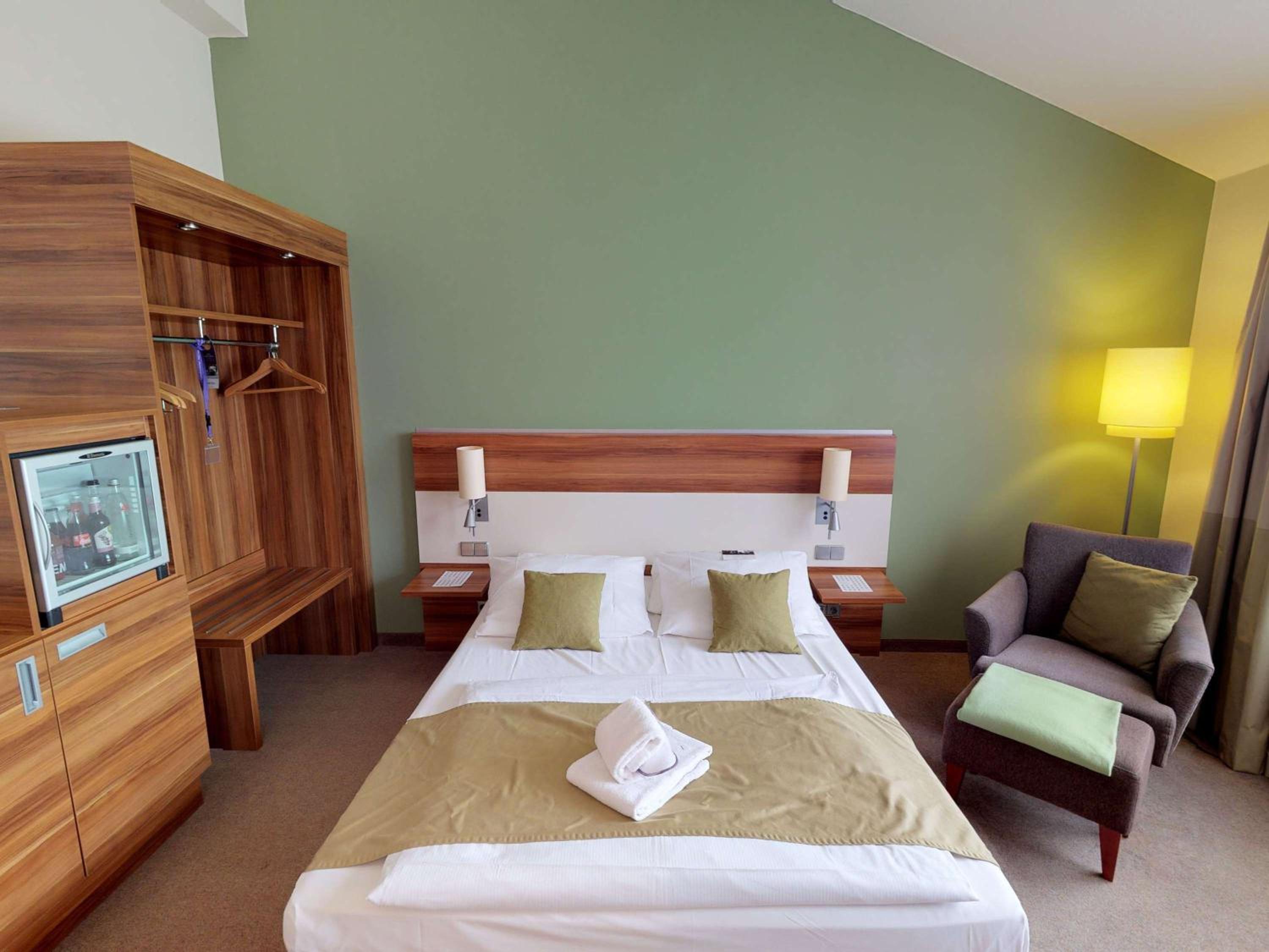 Superior King Room - Photo 4