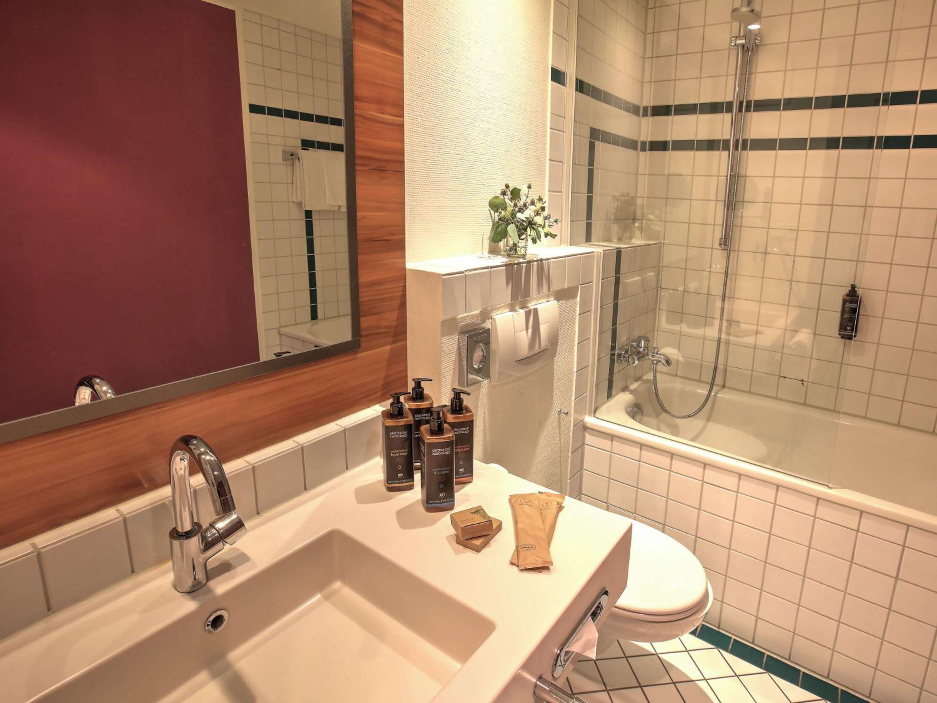 Standard Double Room - Photo 7