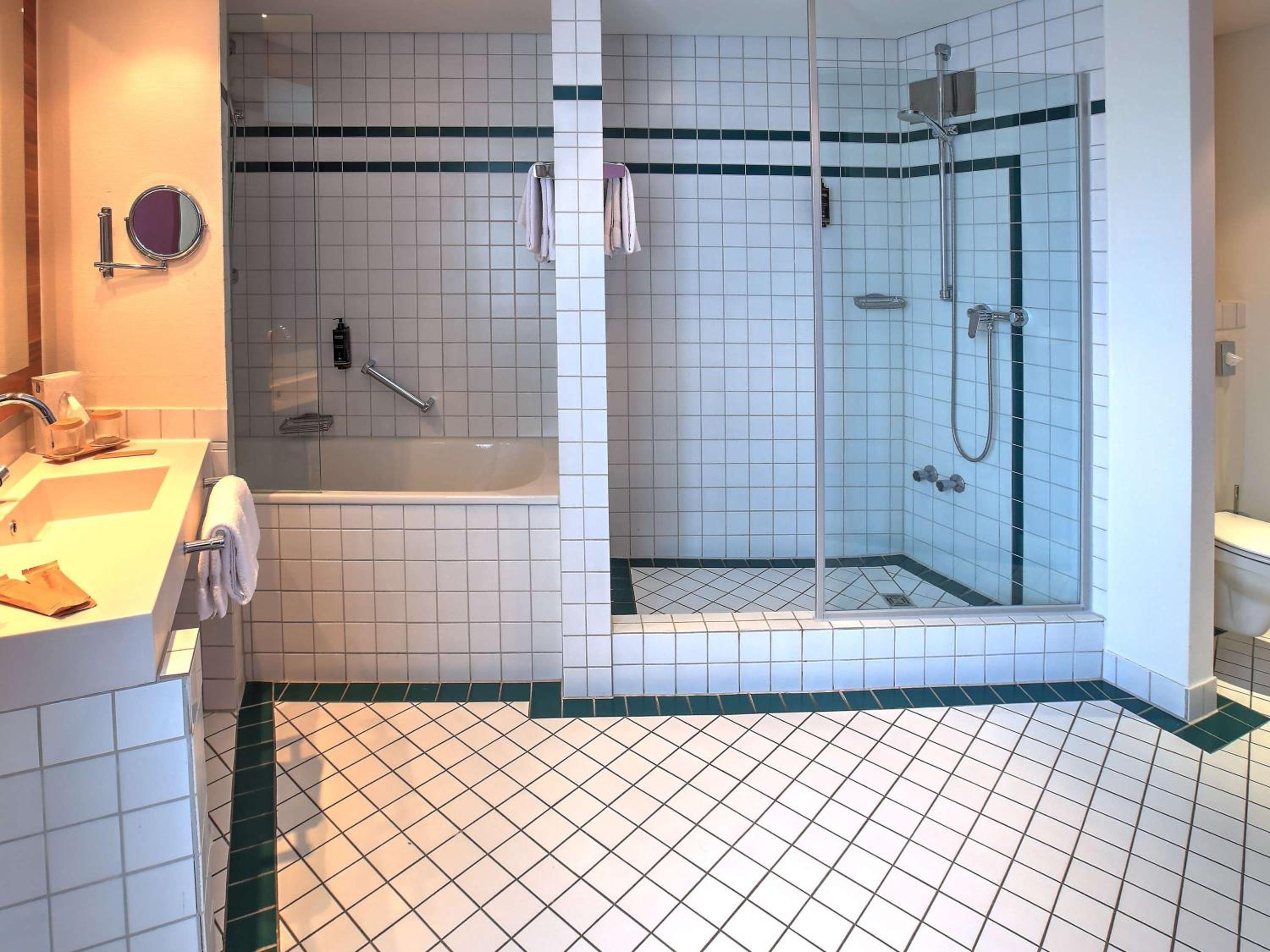 Superior Suite - Photo 5